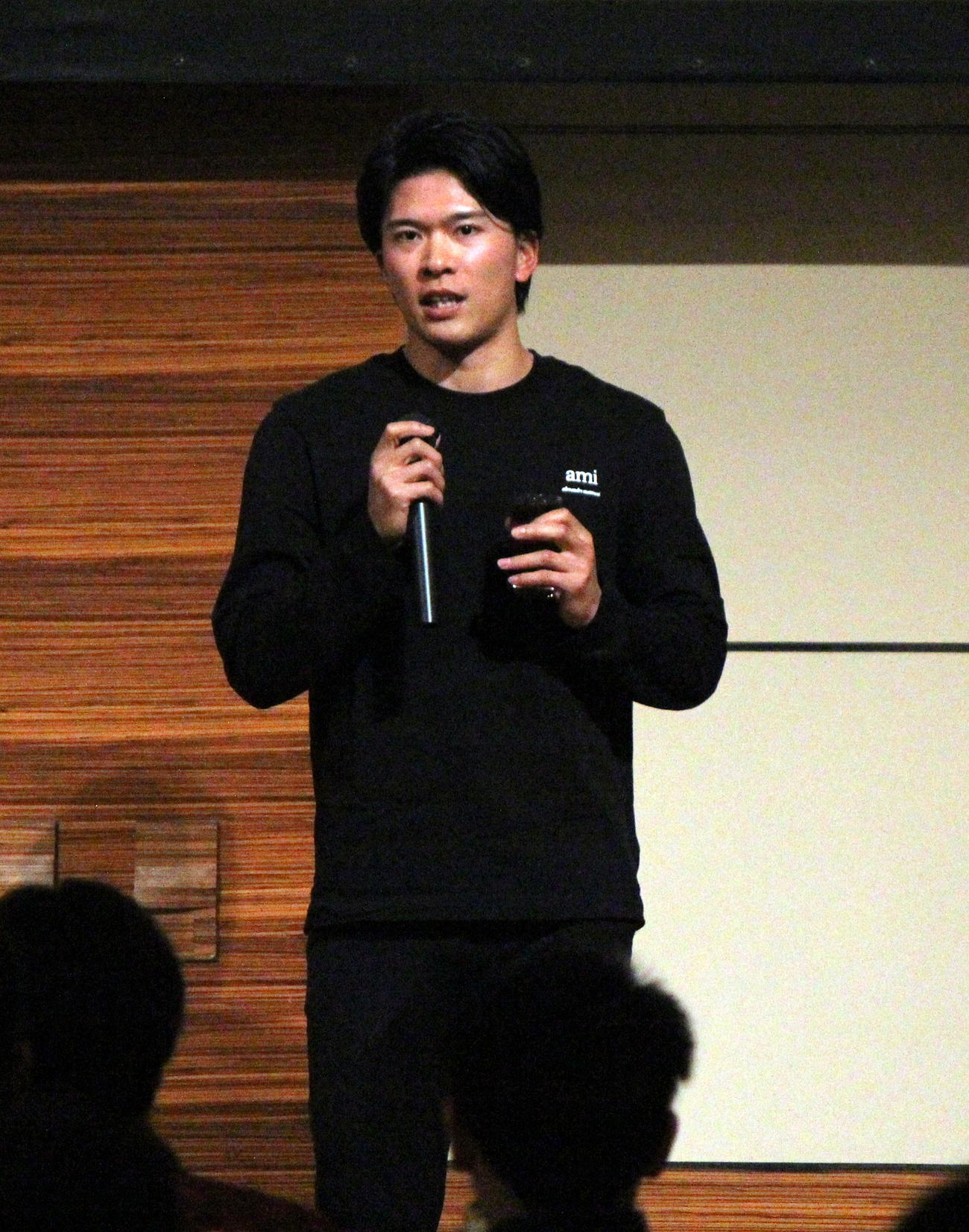 トークショーを行った楽天早川（撮影・山田愛斗）