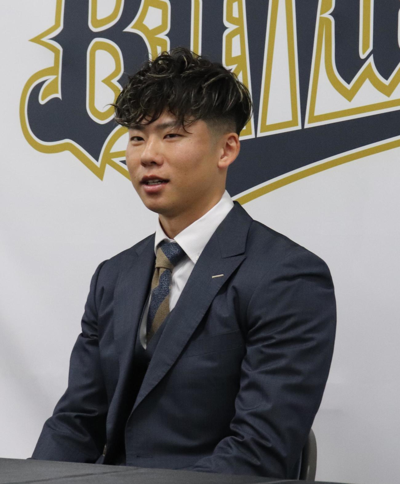 オリックス曽谷は契約更改を終えて会見