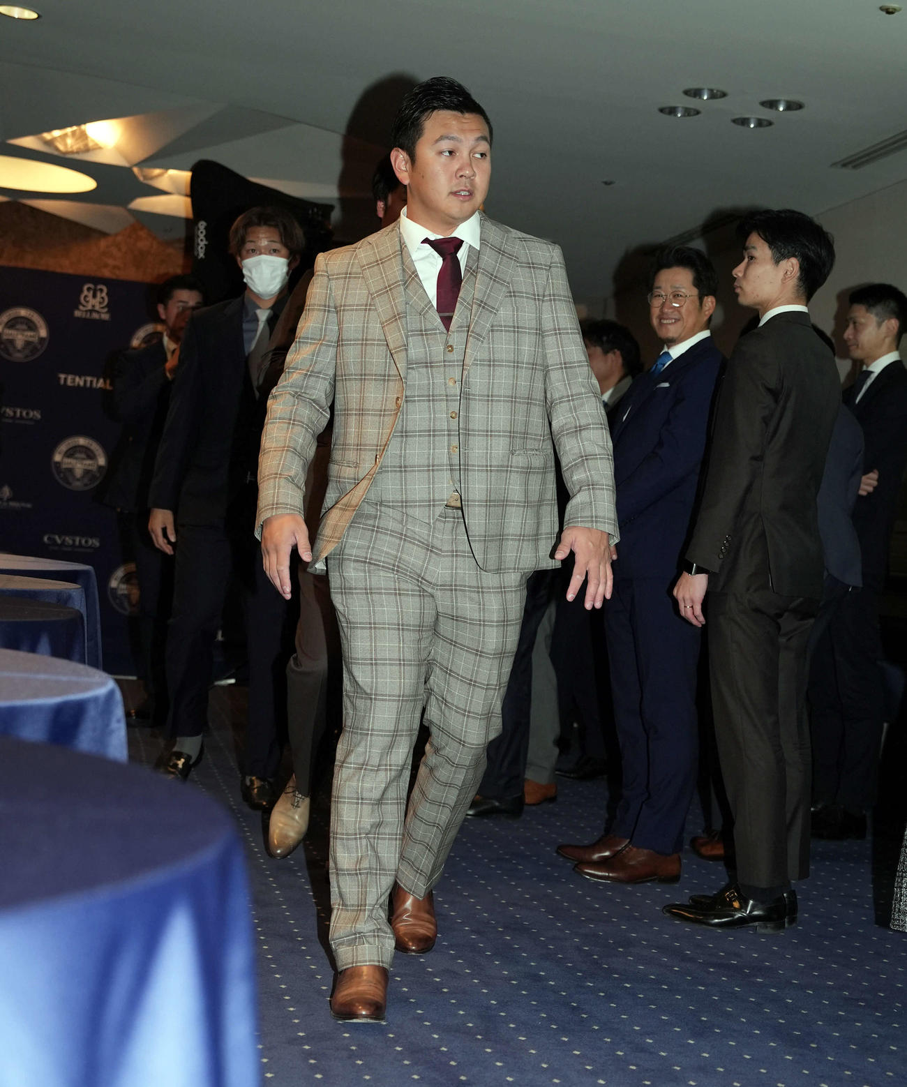 谷繁元信氏の野球殿堂入り記念パティーに出席したDeNA山崎（撮影・たえ見朱実）