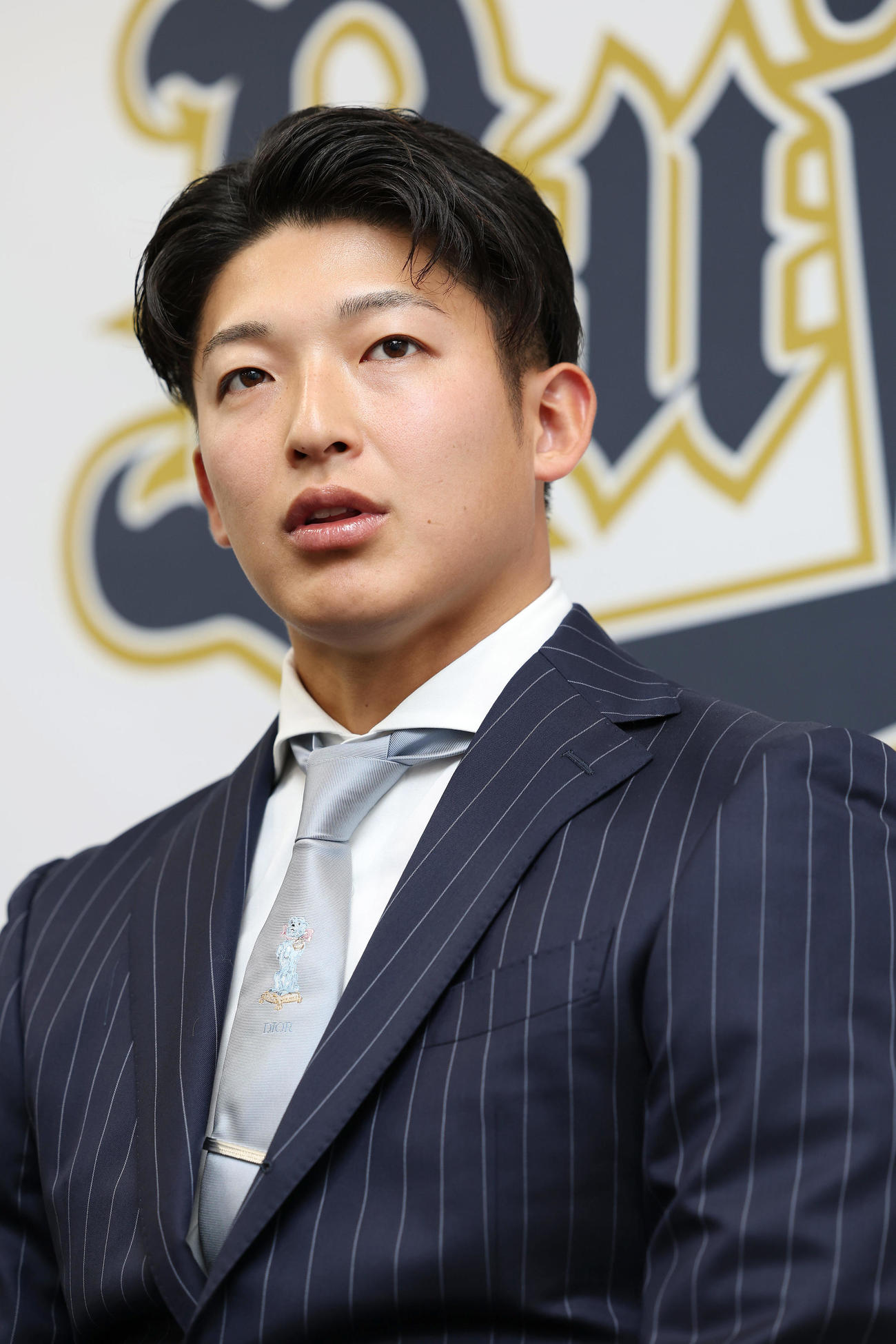 契約更改を終え会見に臨むオリックス山崎（撮影・前田充）