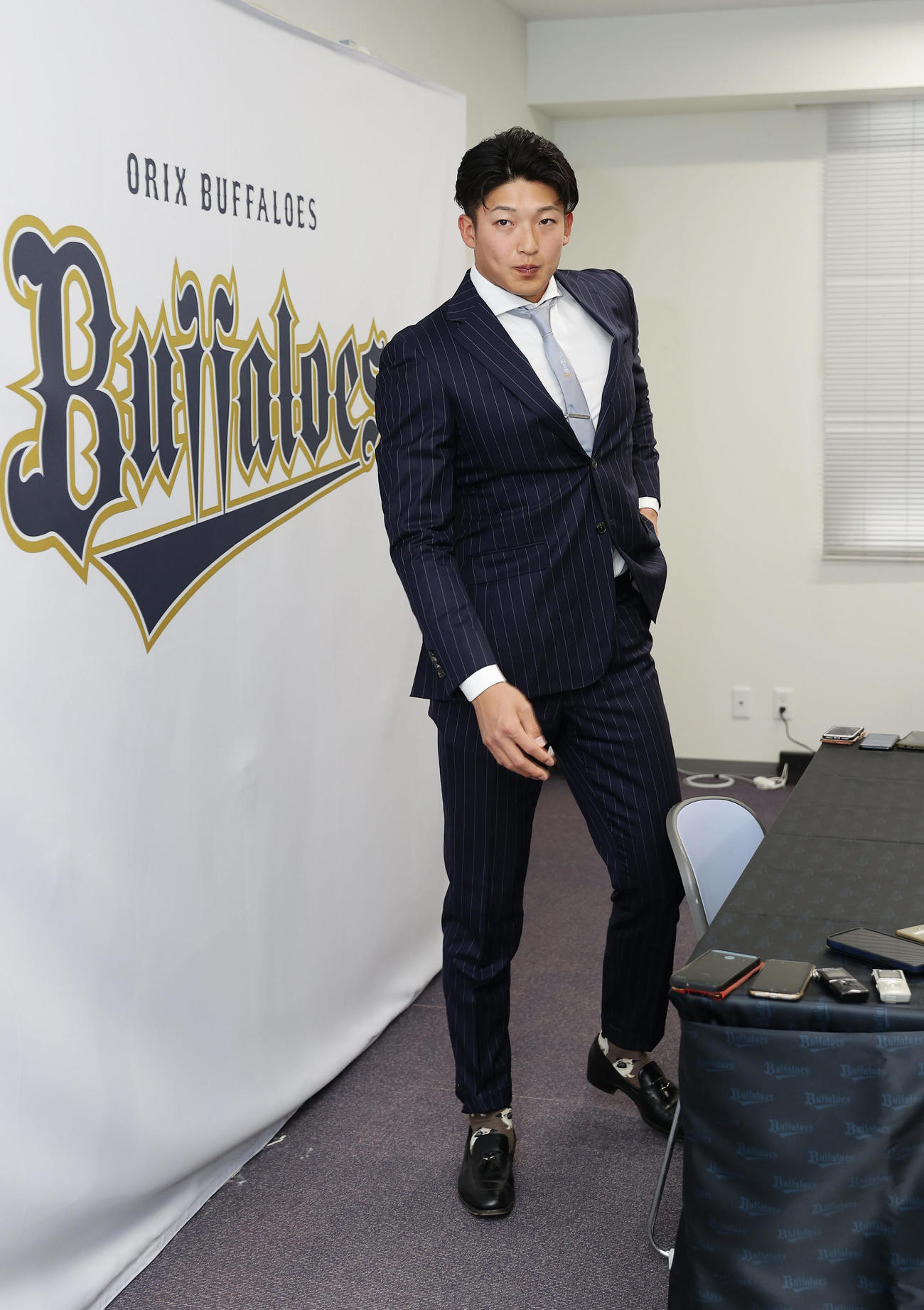 契約更改を終え会見に臨んだオリックス山崎（撮影・前田充）