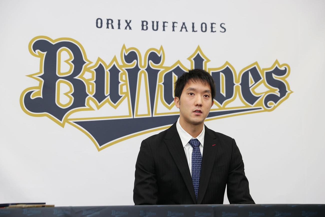契約更改を終え会見に臨むオリックス田嶋（撮影・前田充）