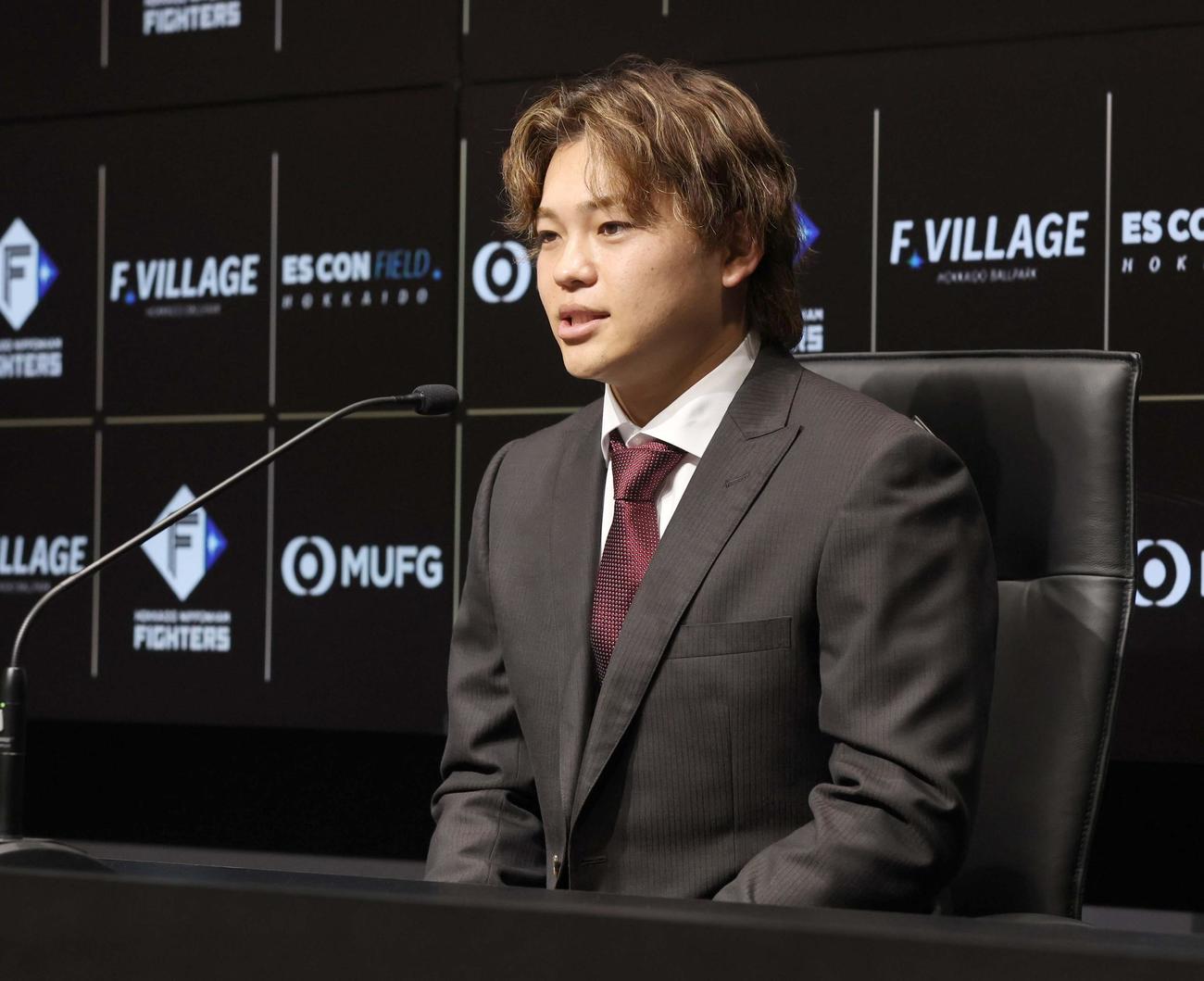 契約更改を終え会見する日本ハム田宮裕涼（撮影・黒川智章）