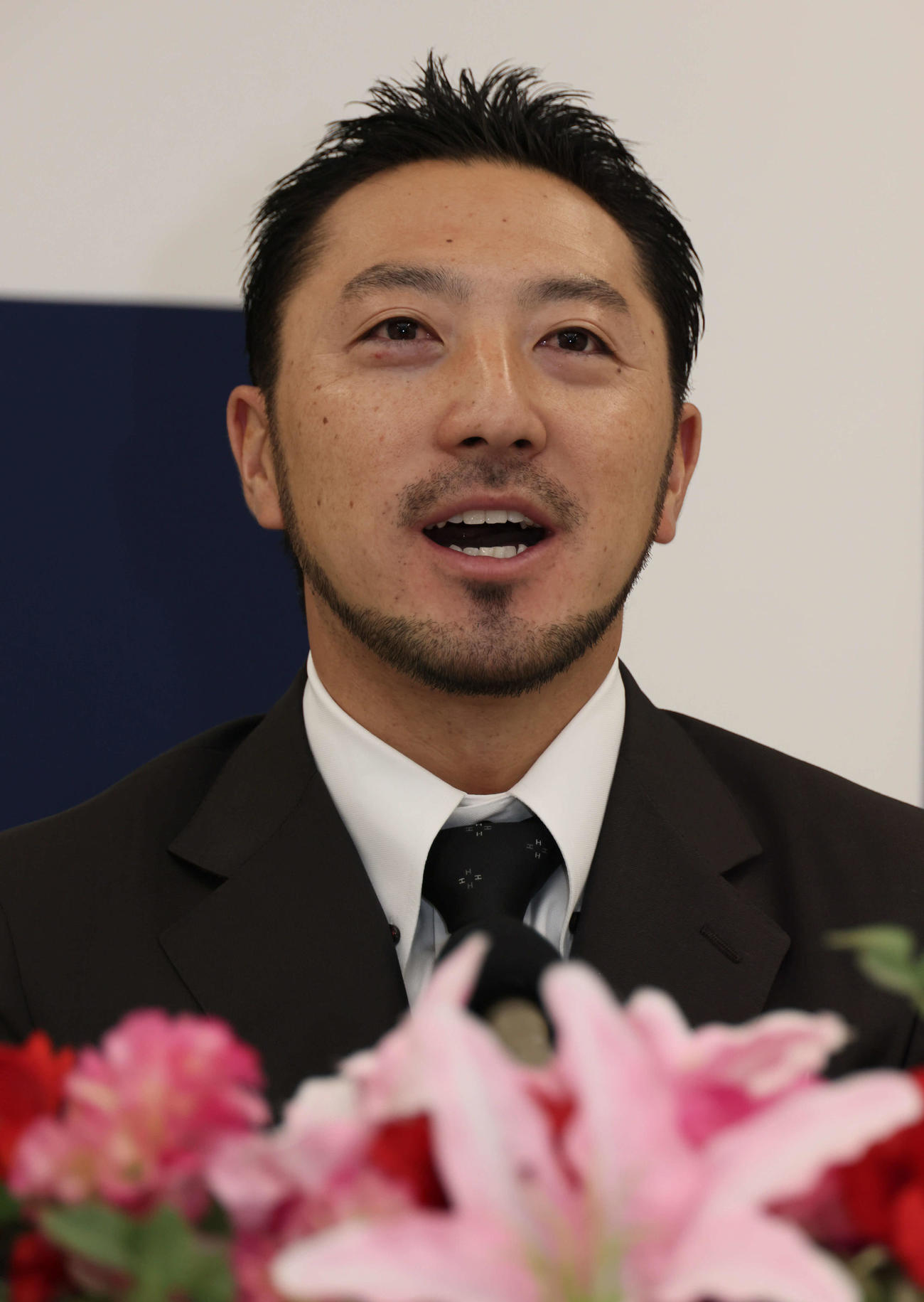 契約更改後、会見する広島菊池（撮影・加藤孝規）