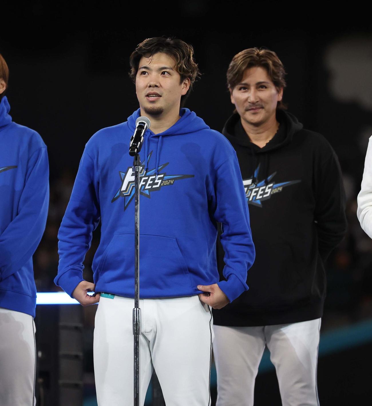 来季開幕投手に指名されあいさつする金村（2024年11月撮影）