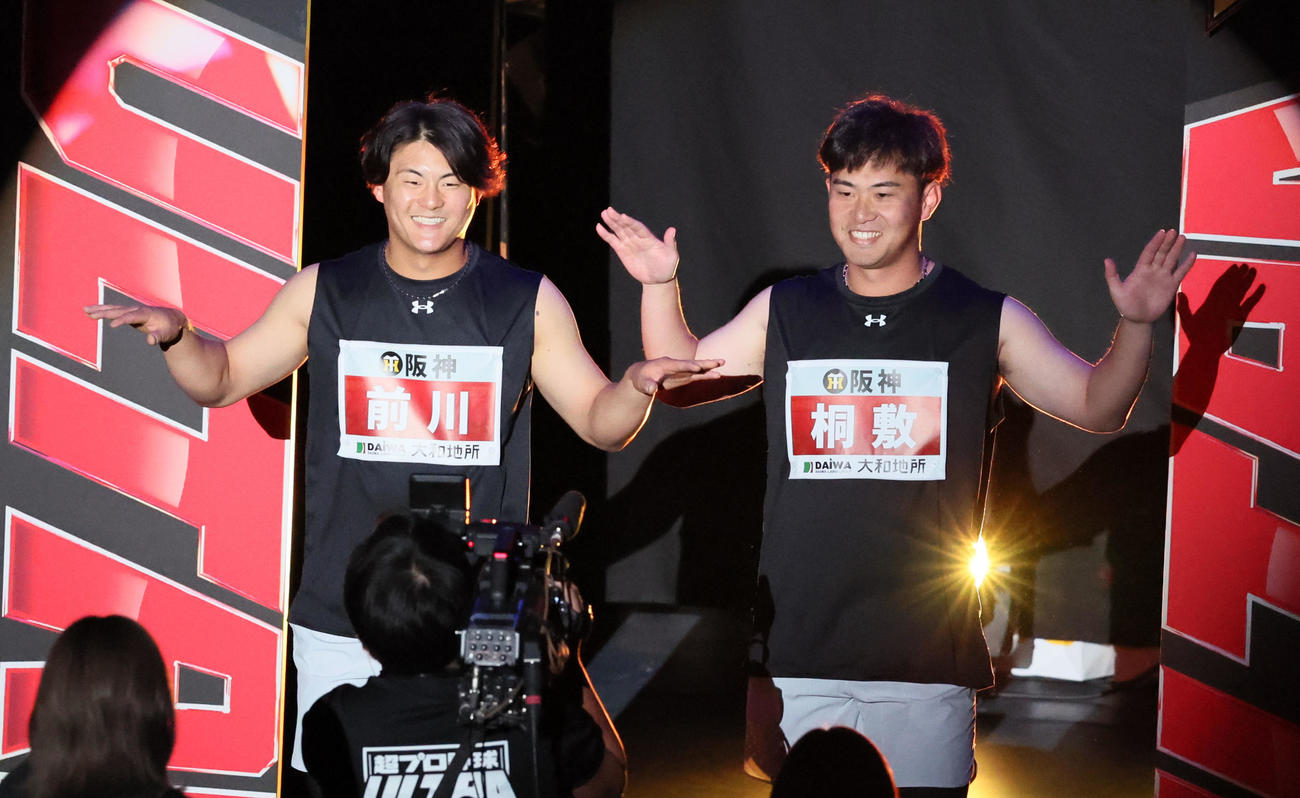 超プロ野球ULTRAの収録に参加した前川（左）と桐敷（撮影・加藤哉）