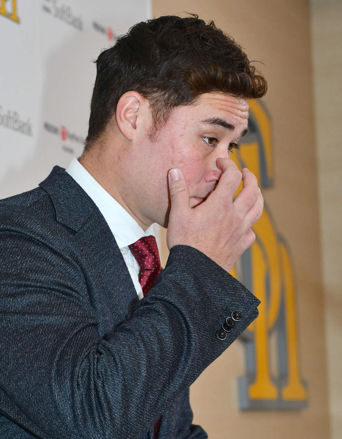 契約更改を終えて会見を行うリチャード（撮影・岩下翔太）