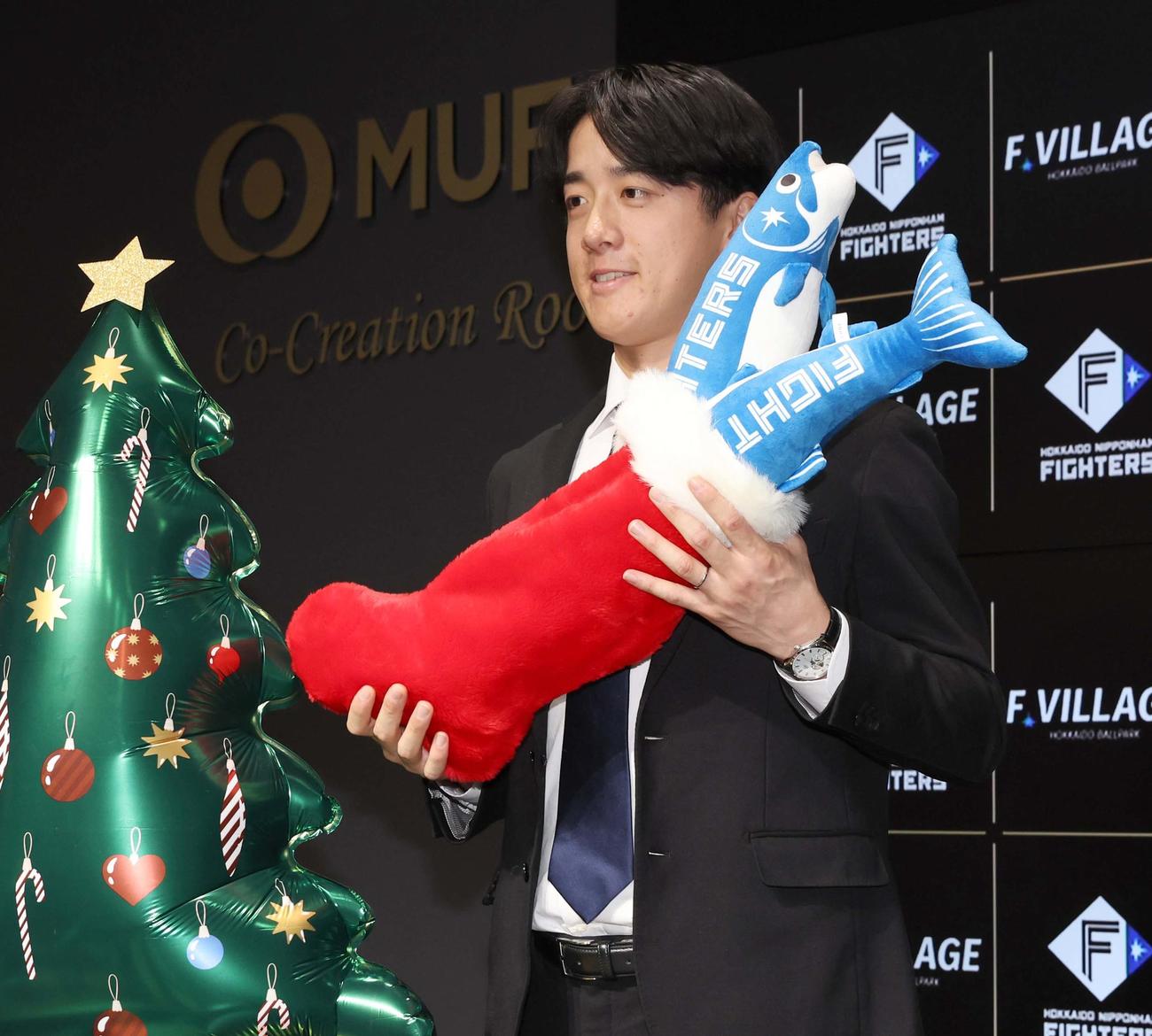 年俸アップで契約更改を終え笑顔の日本ハム北山（撮影・黒川智章）