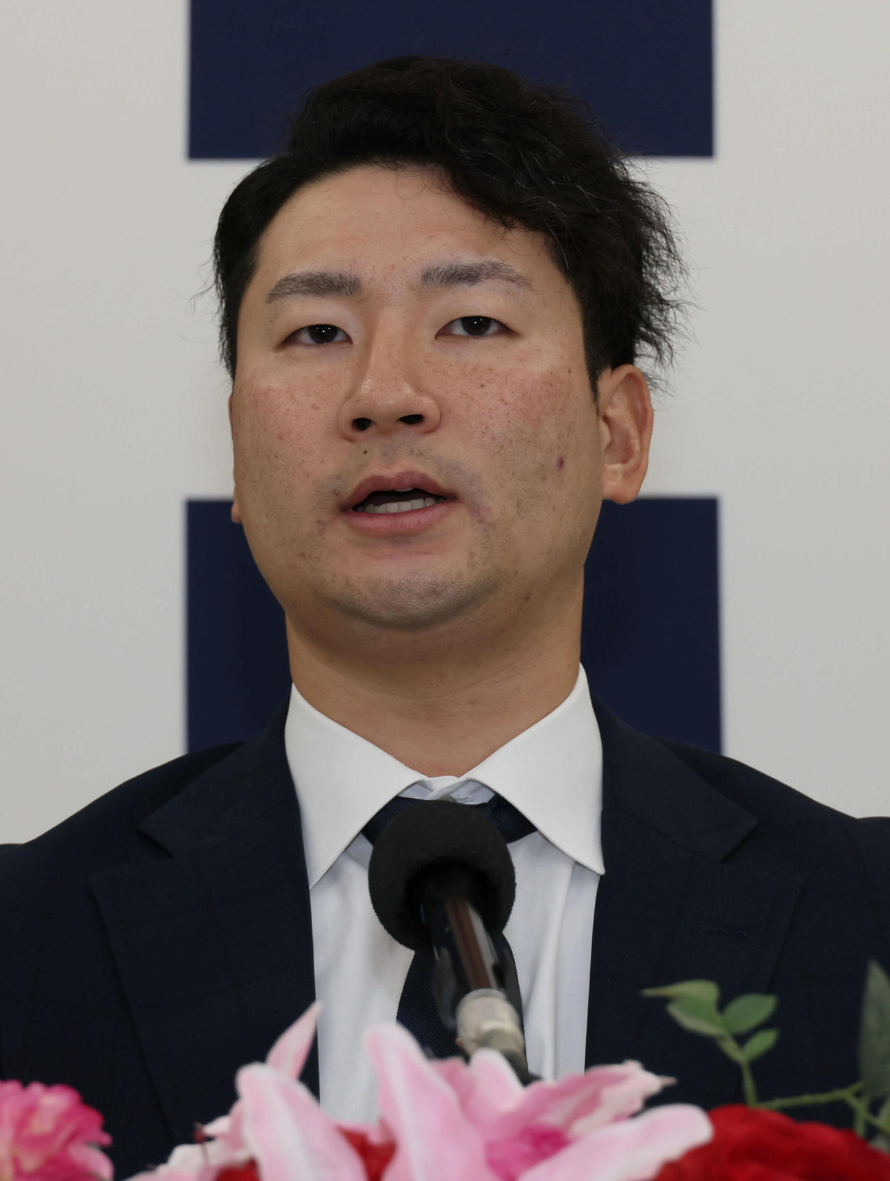 契約更改後、会見する広島島内（撮影・加藤孝規）