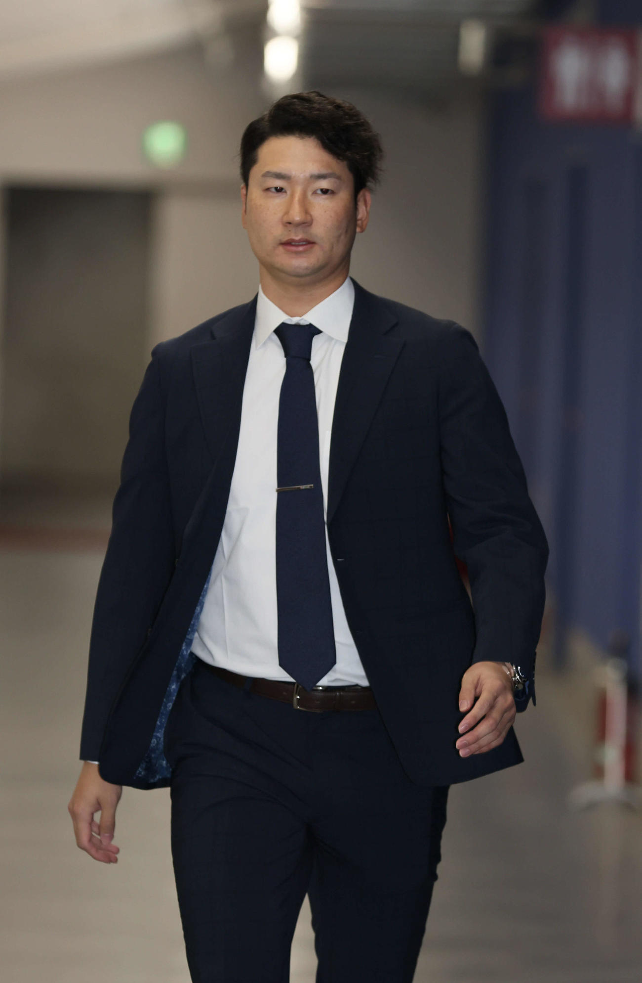契約更改交渉に向かう広島島内（撮影・加藤孝規）