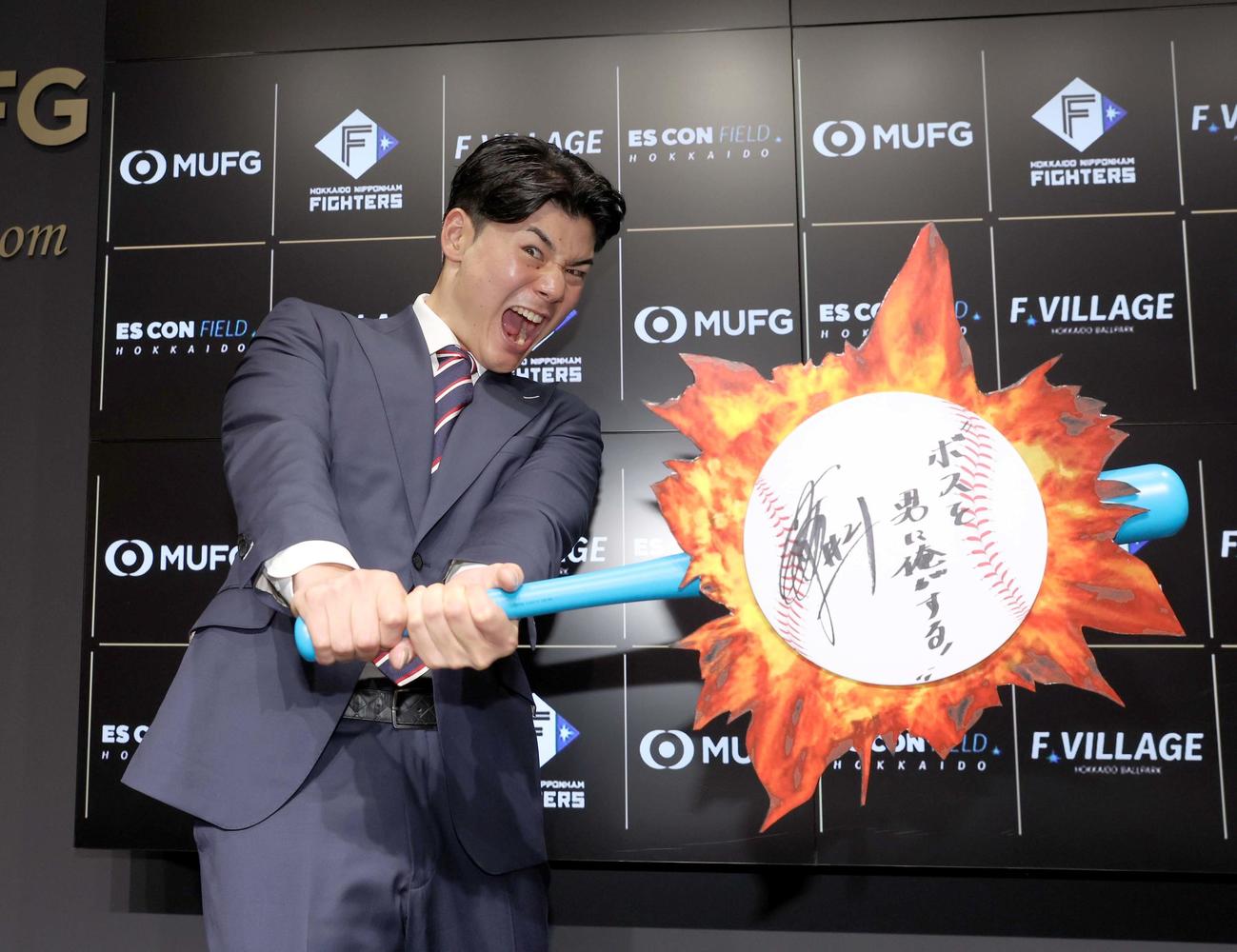 「ボスを男に俺がする！」と来季の目標を豪快にかっ飛ばす日本ハム清宮（撮影・黒川智章）