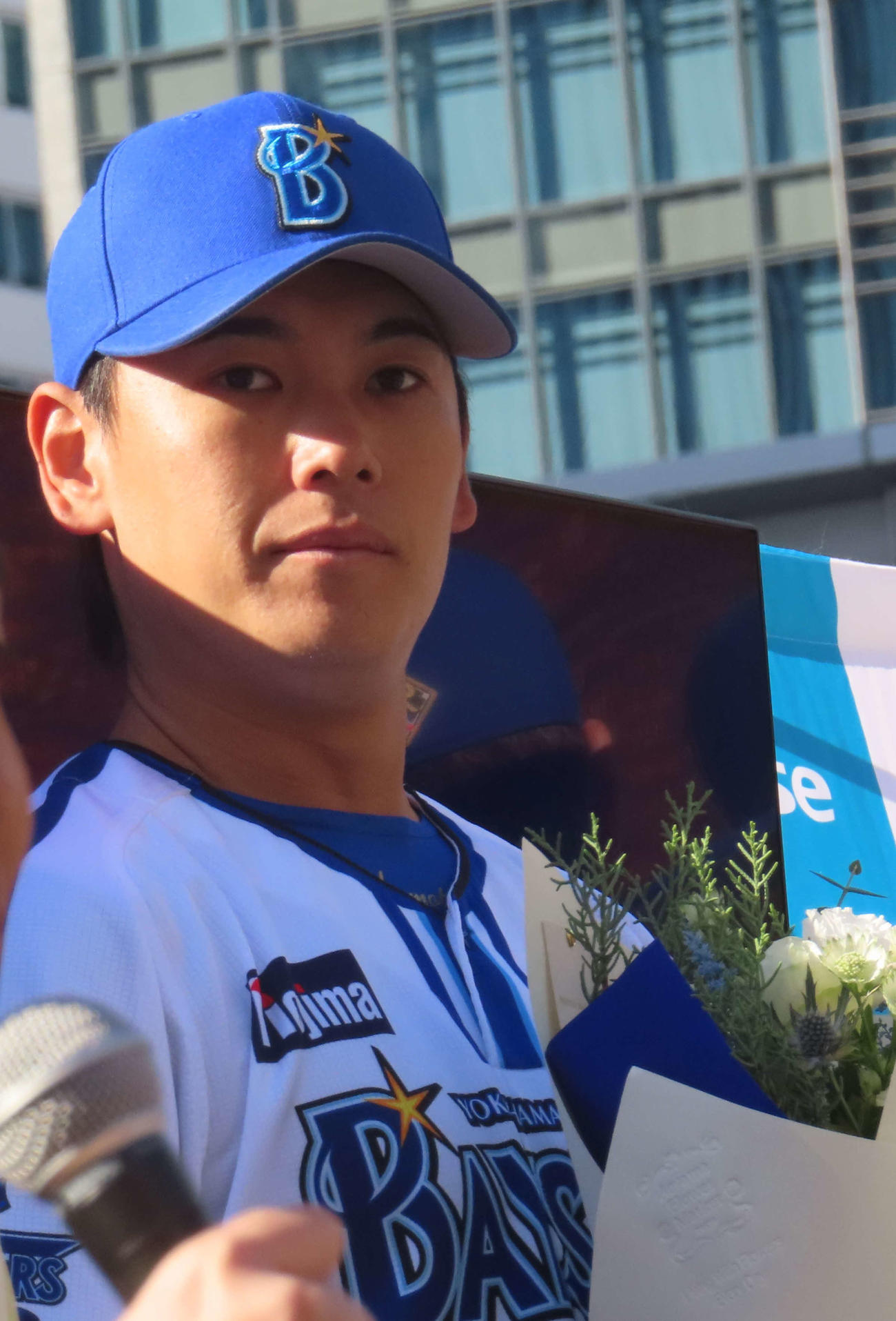 「ノジマ＆ハイセンス　presents　横浜DeNAベイスターズ選手トークショー」に登壇したDeNA坂本（撮影・水谷京裕）