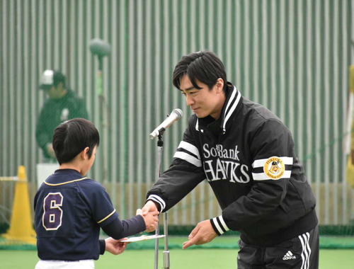 ソフトバンク】鬼軍曹が若鷹指導へ 元ソフトバンク和田毅氏が長崎