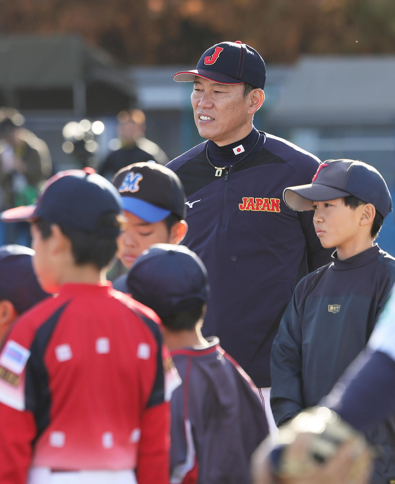 野球教室を行った侍ジャパンの井端監督（撮影・足立雅史）