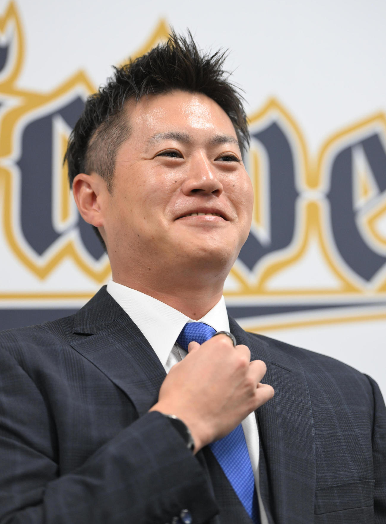 11月28日の契約更改。大幅アップで契約更改し会見するオリックス山田（撮影・和賀正仁）