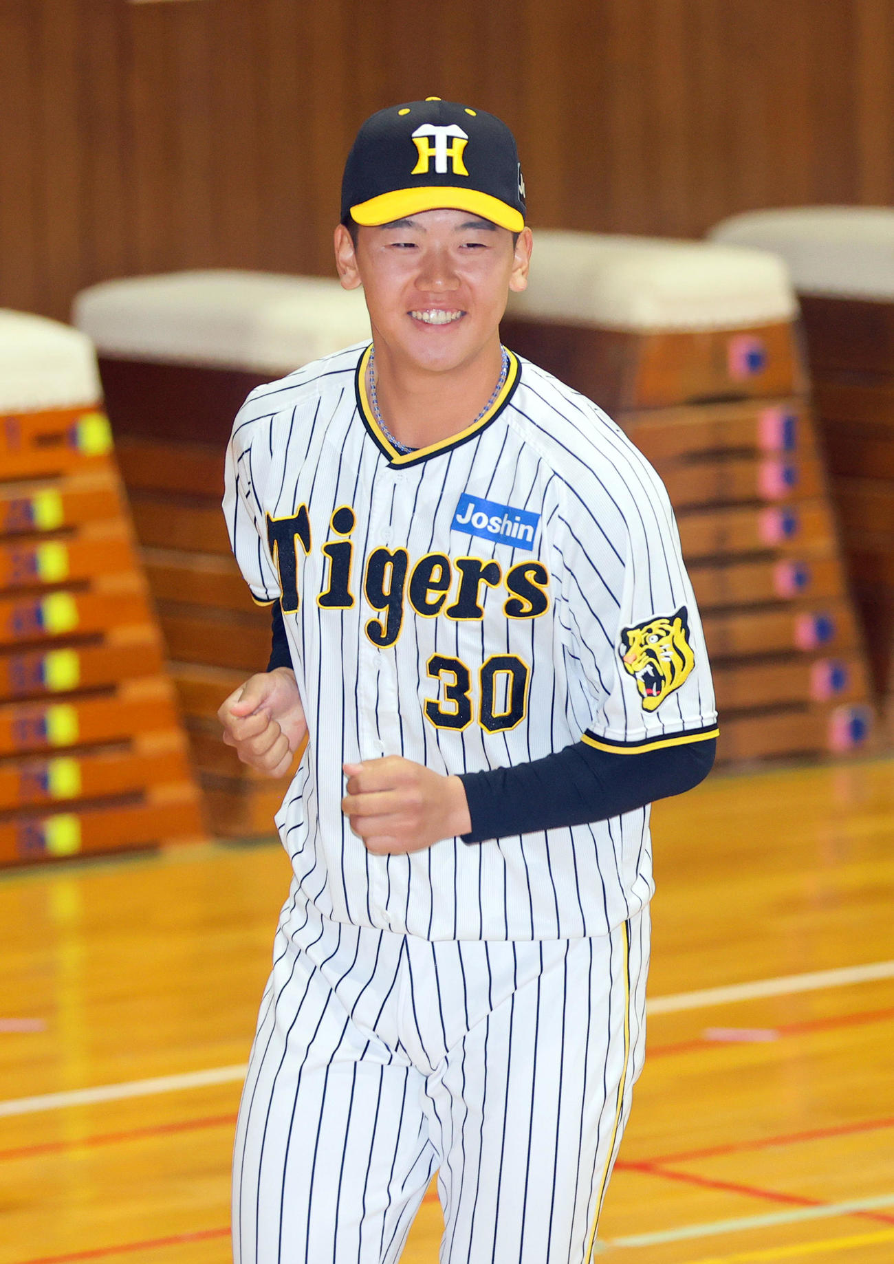 阪神門別は大阪の清高小学校で夢先生を務める（撮影・上山淳一）