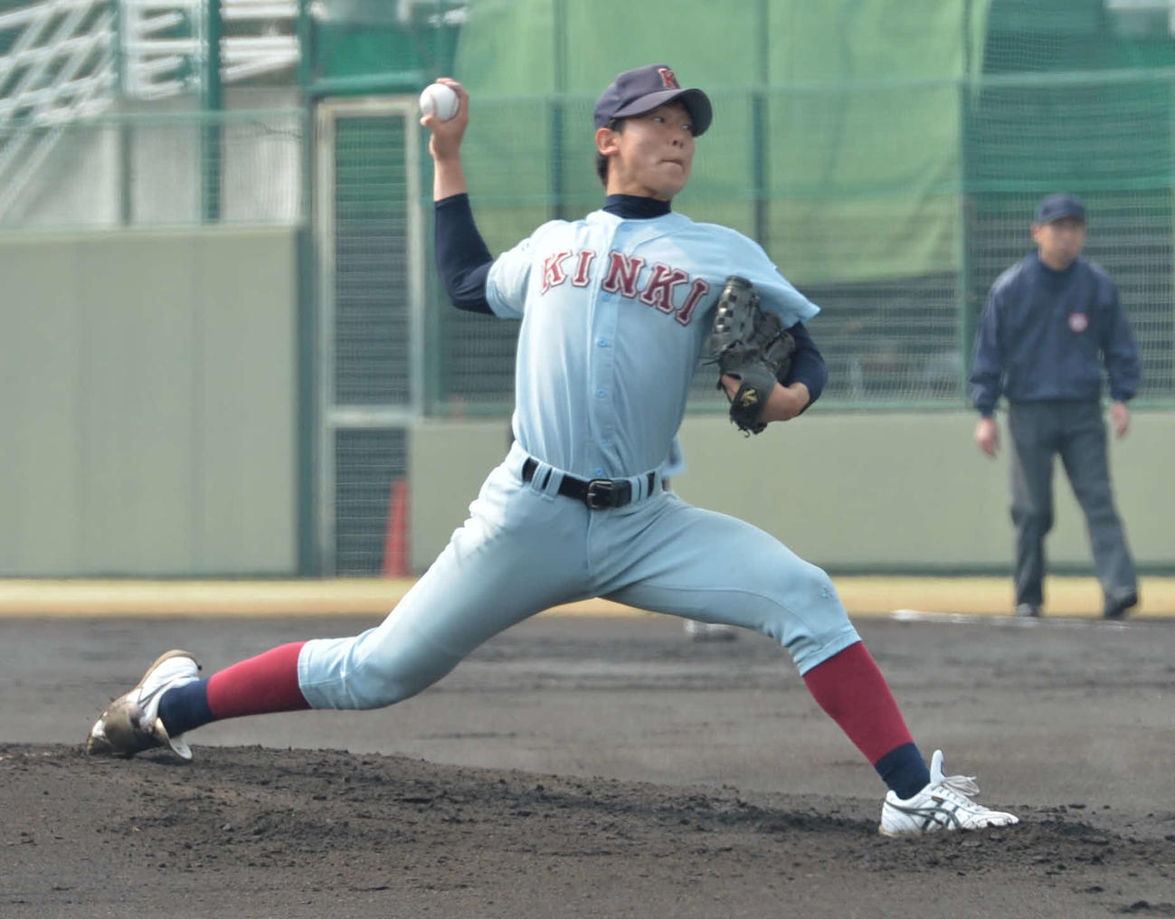 16年3月、阪神2軍との練習試合に登板する近大・畠