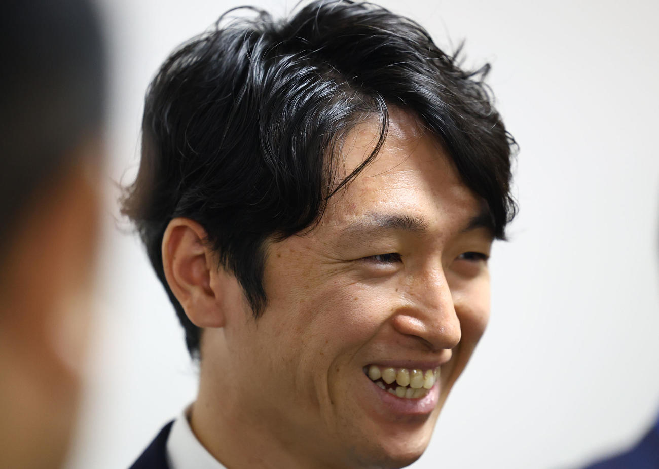 契約更改を終え、囲み取材を受ける阪神近本（撮影・藤尾明華）