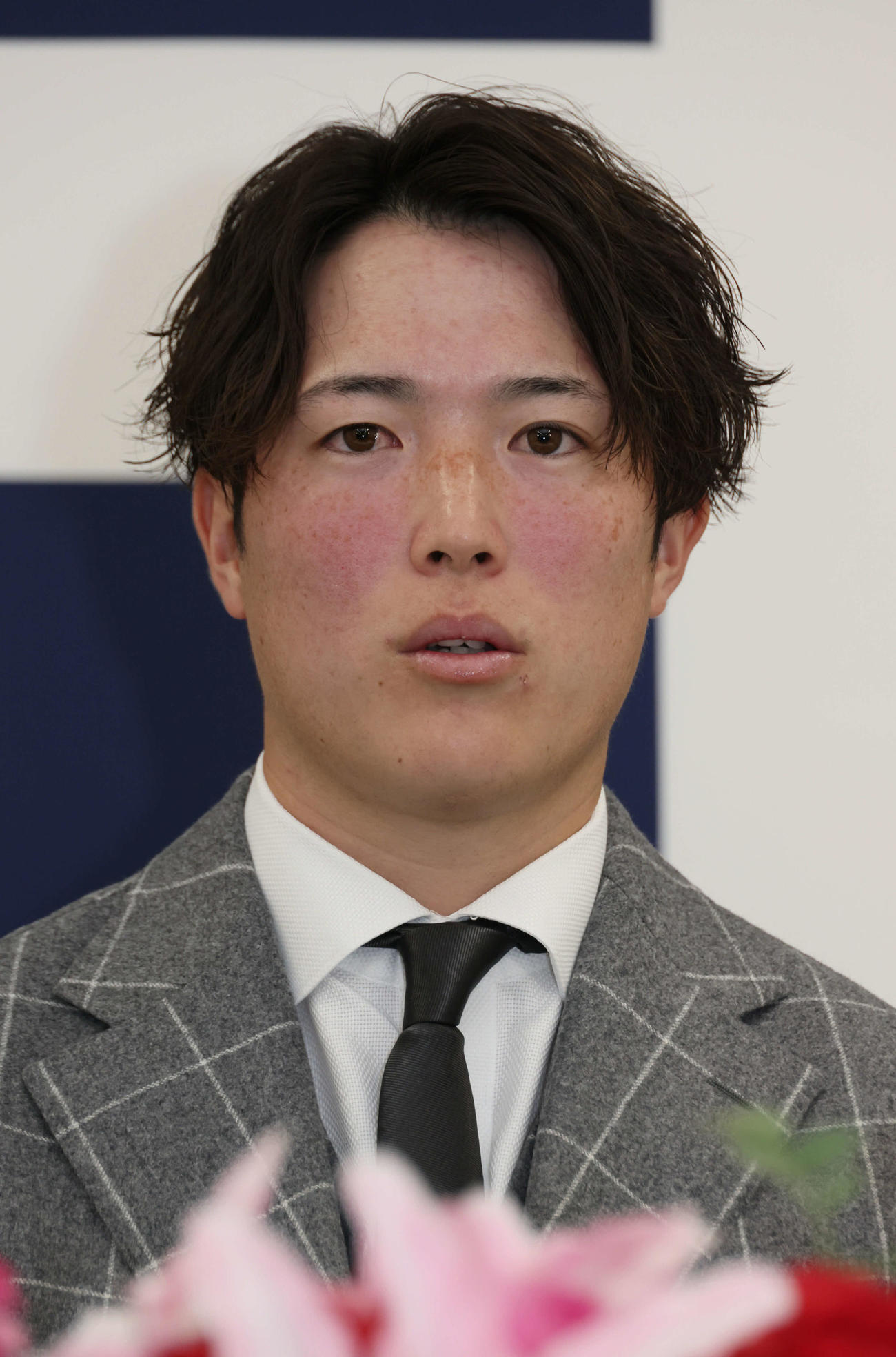 契約更改を終え、会見する広島森下（撮影・加藤孝規）