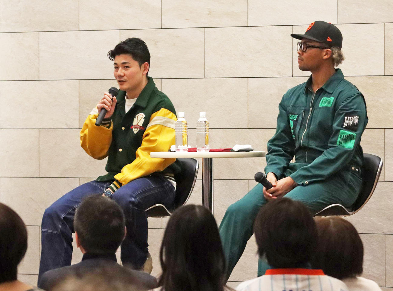 水谷とともにトークショーに出演した日本ハム清宮（左）（撮影・永野高輔）