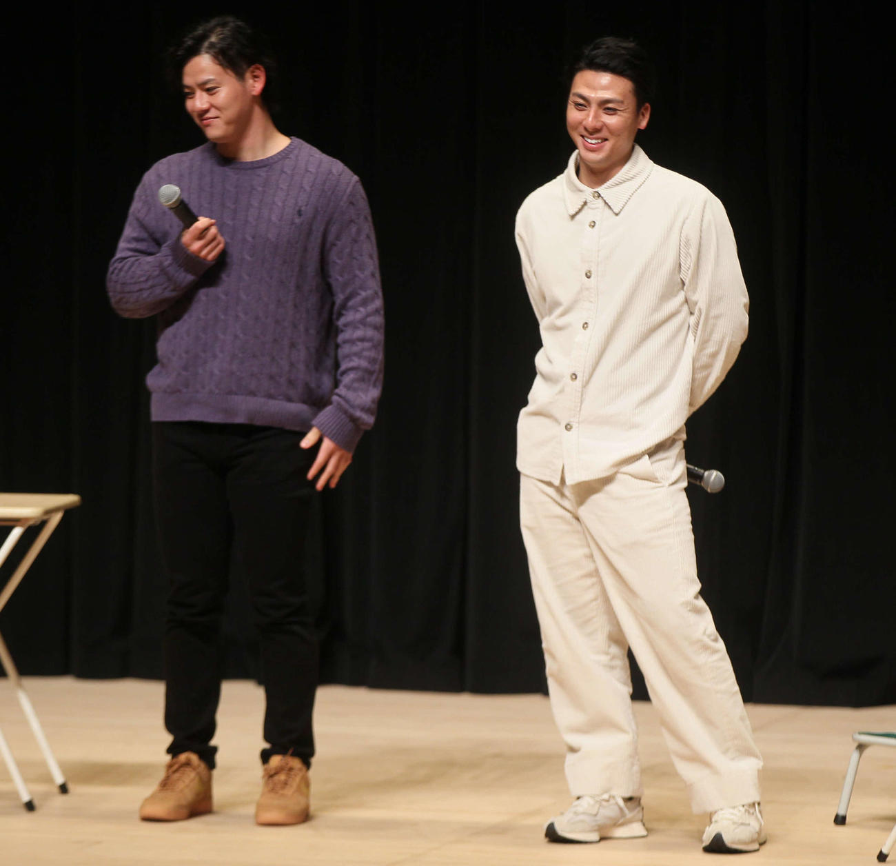 トークショーに登壇する楽天・村林（右）と伊藤裕（撮影・高橋香奈）