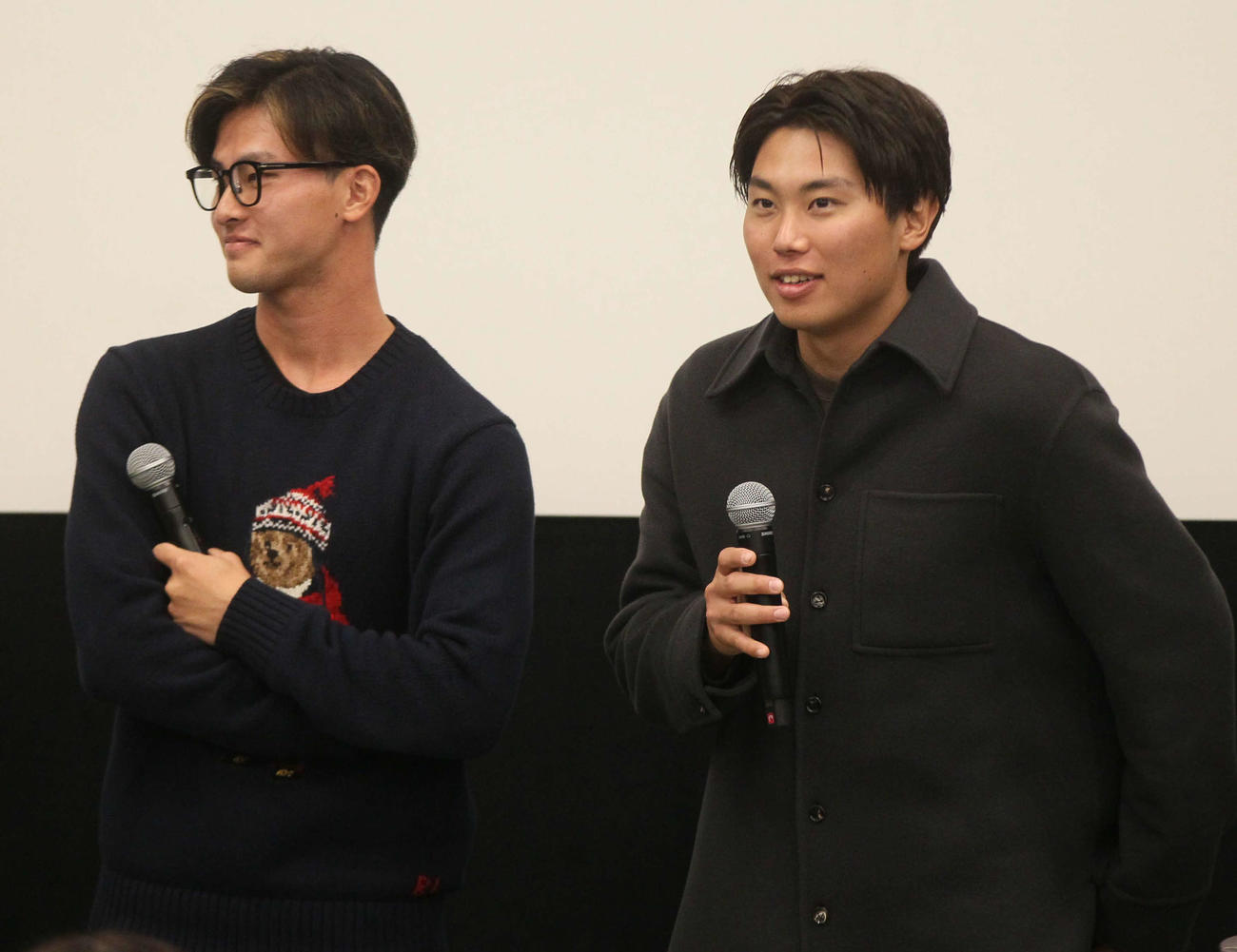 トークショーに登壇した楽天渡辺翔（右）と古謝（撮影・高橋香奈）