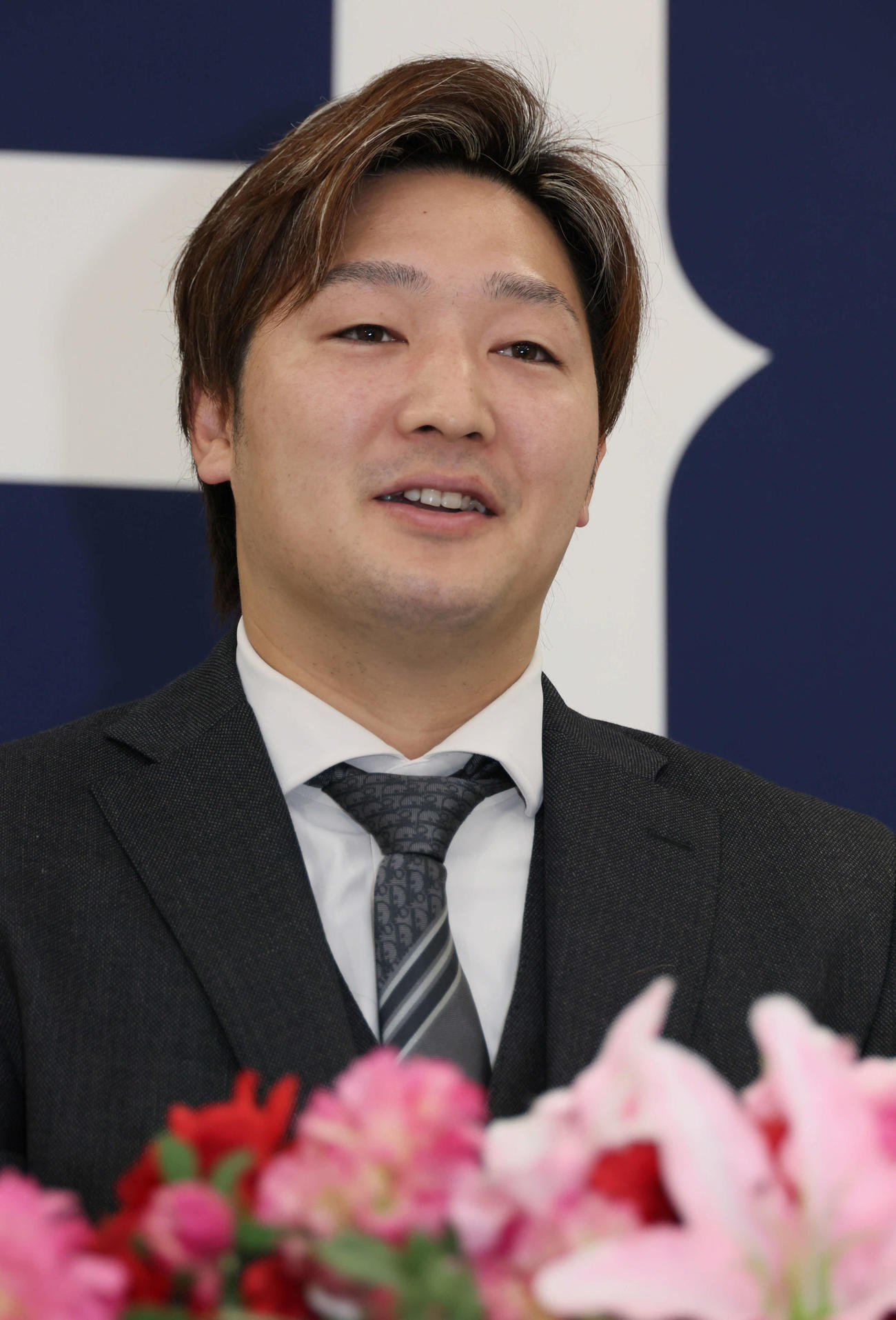 契約更改後、会見する広島床田（撮影・加藤孝規）