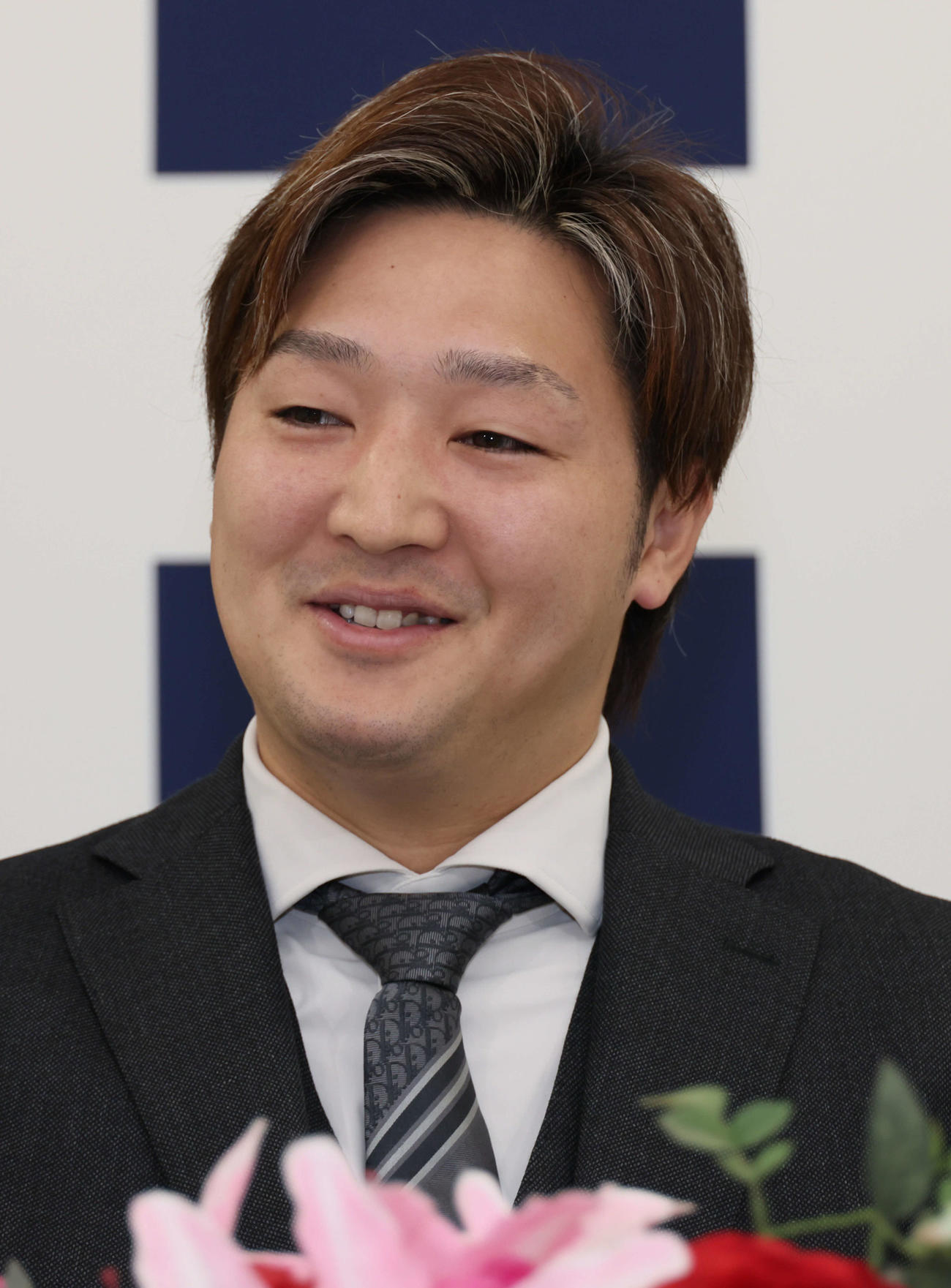 契約更改後、会見する広島床田（撮影・加藤孝規）