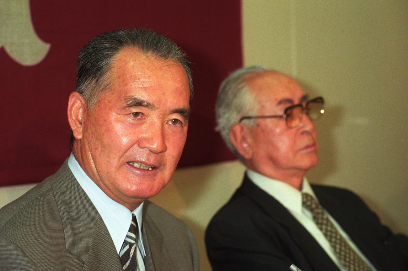 長嶋茂雄監督は渡辺恒雄オーナーと会談し巨人留任が決まった（1998年撮影）