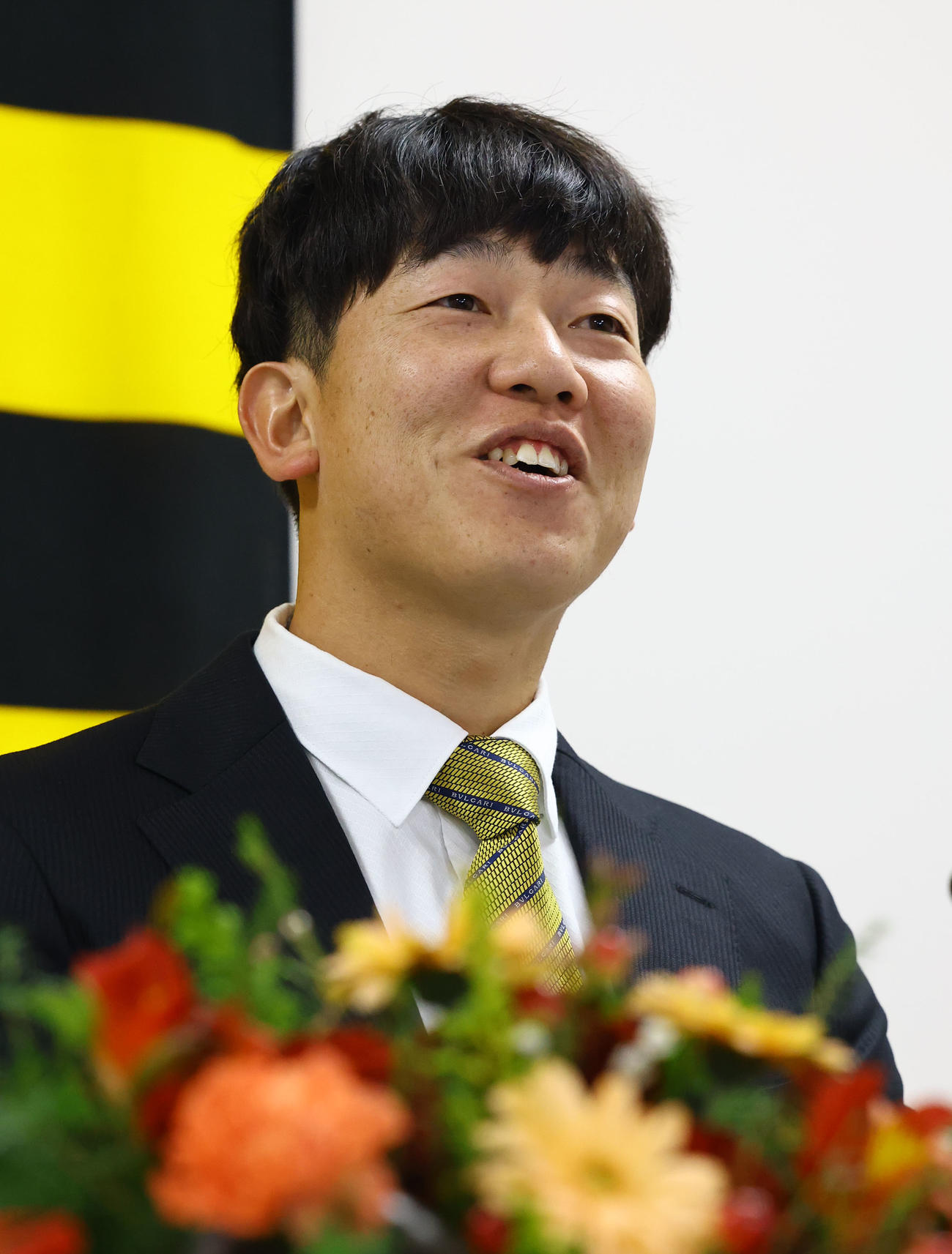 現役ドラフトで阪神に入団し、記者会見をする畠（撮影・藤尾明華）