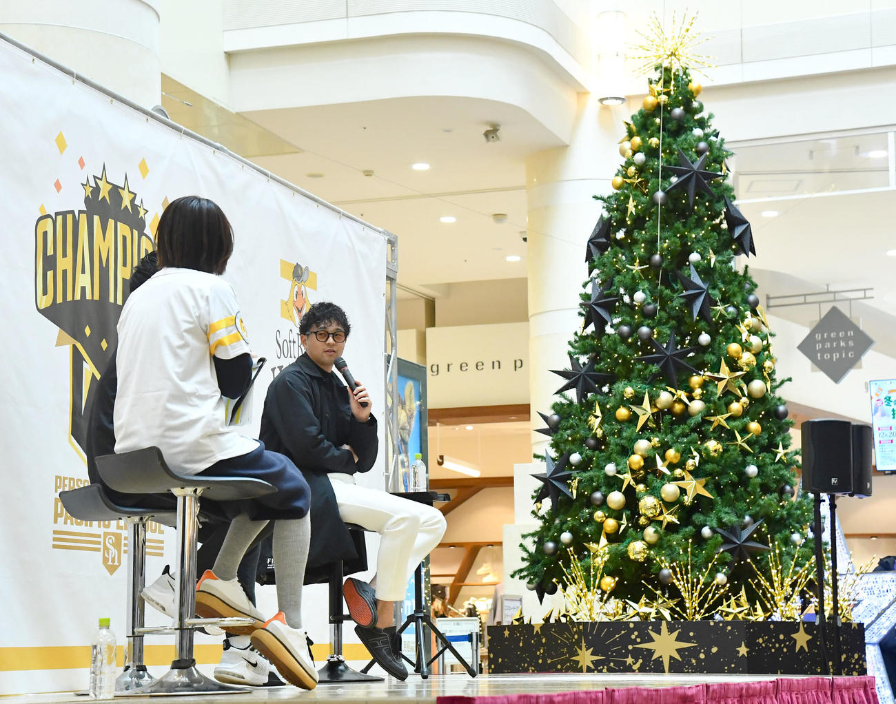 トークショーを行うソフトバンク川瀬（撮影・岩下翔太）