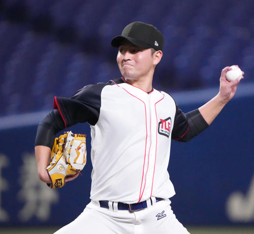 EAST HOPE対WEST DREAMS 8回裏、EAST8番手で登板する砂田(撮影・森本幸一)