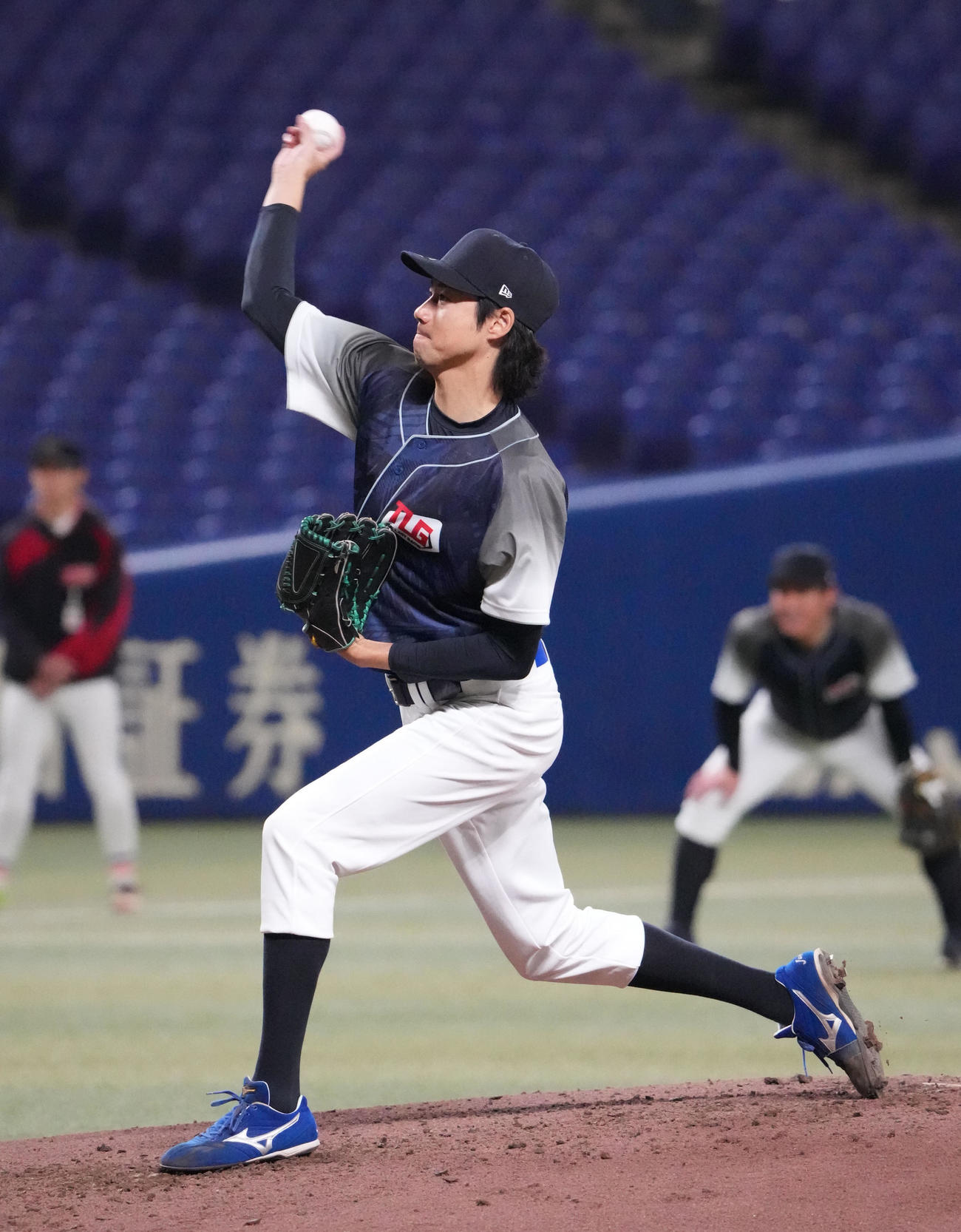 EAST HOPE対WEST DREAMS 3回表、WEST2番手で登板する伊藤（撮影・森本幸一）