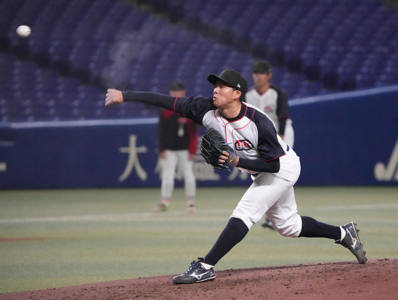 EAST HOPE対WEST DREAMS 3回裏EAST3番手で登板する斎藤（撮影・森本幸一）