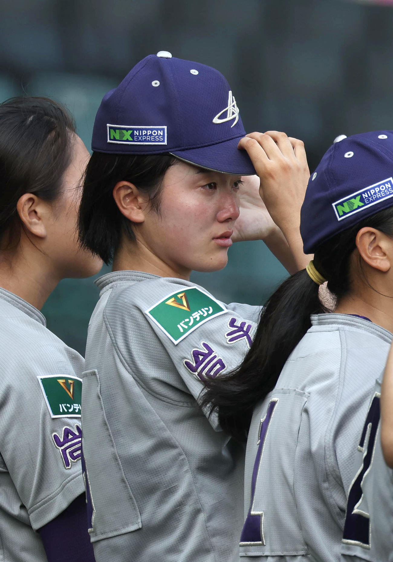 準優勝に終わり涙を流す花巻東・佐々木秋羽（2024年8月撮影）