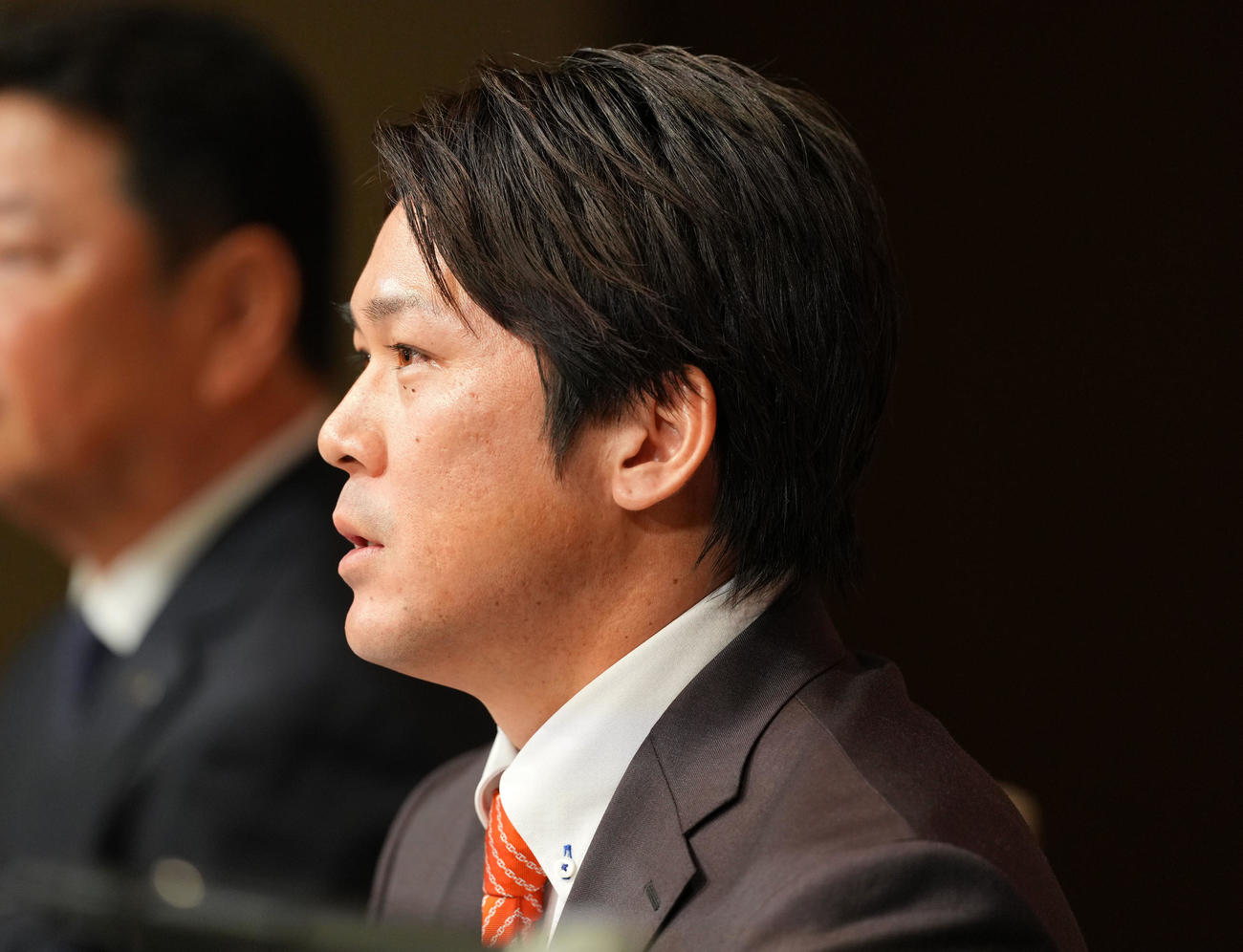 入団会見で意気込みを語る巨人甲斐（撮影・横山健太）
