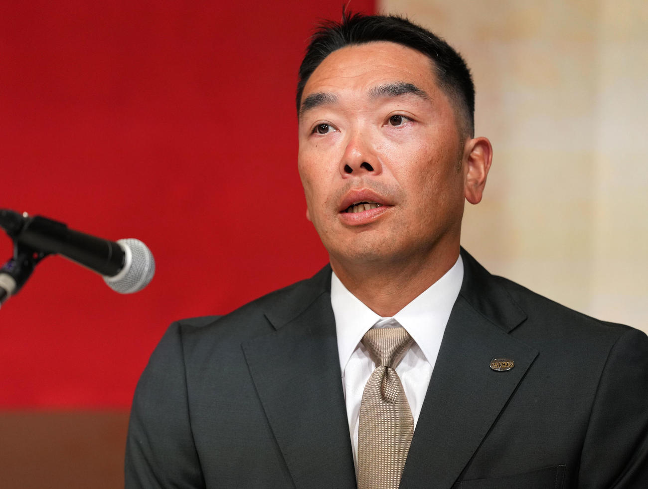 巨人甲斐について語る阿部監督（撮影・横山健太）