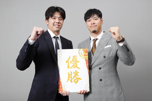 阪神タイガース　ボブルヘッド人形　佐藤輝明、才木浩人　２体セット 阪神】才木浩人と佐藤輝明が結婚したいのは同じ人？ メジャー志向