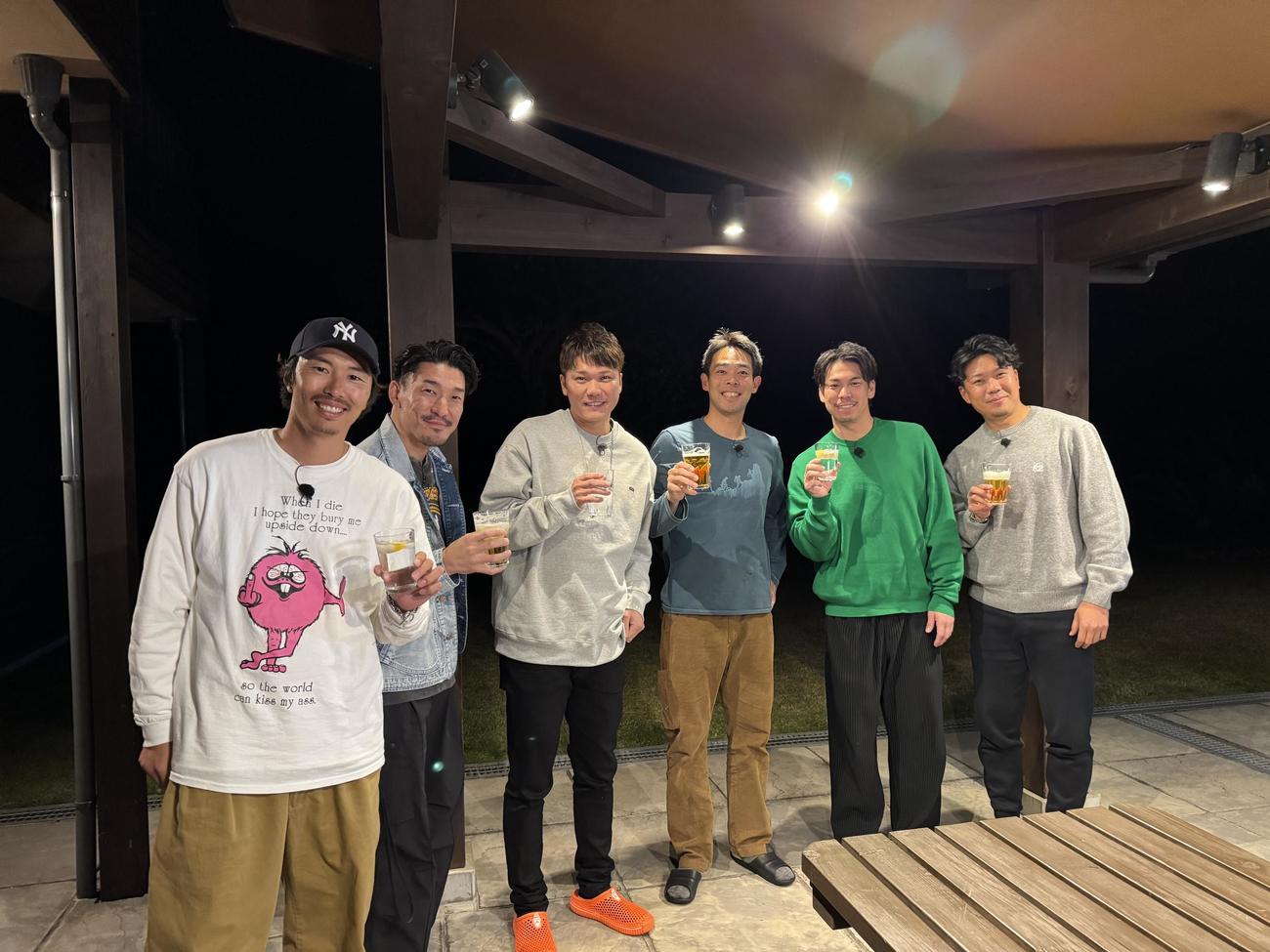 BSフジで放送予定の「実況解説野球旅第2弾」に出演した左から元ヤクルトの上田氏、元巨人の梶谷氏、巨人坂本、広島秋山、タイガース前田、中日大野