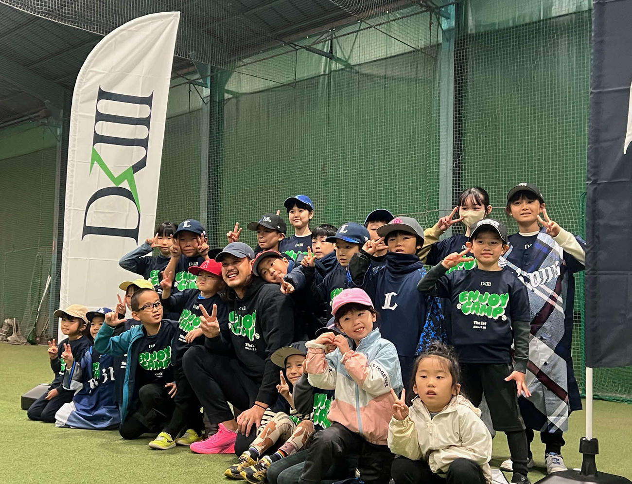 自身のブランド「DK3」主催の少年野球教室を行った西武高橋（撮影・金子真仁）