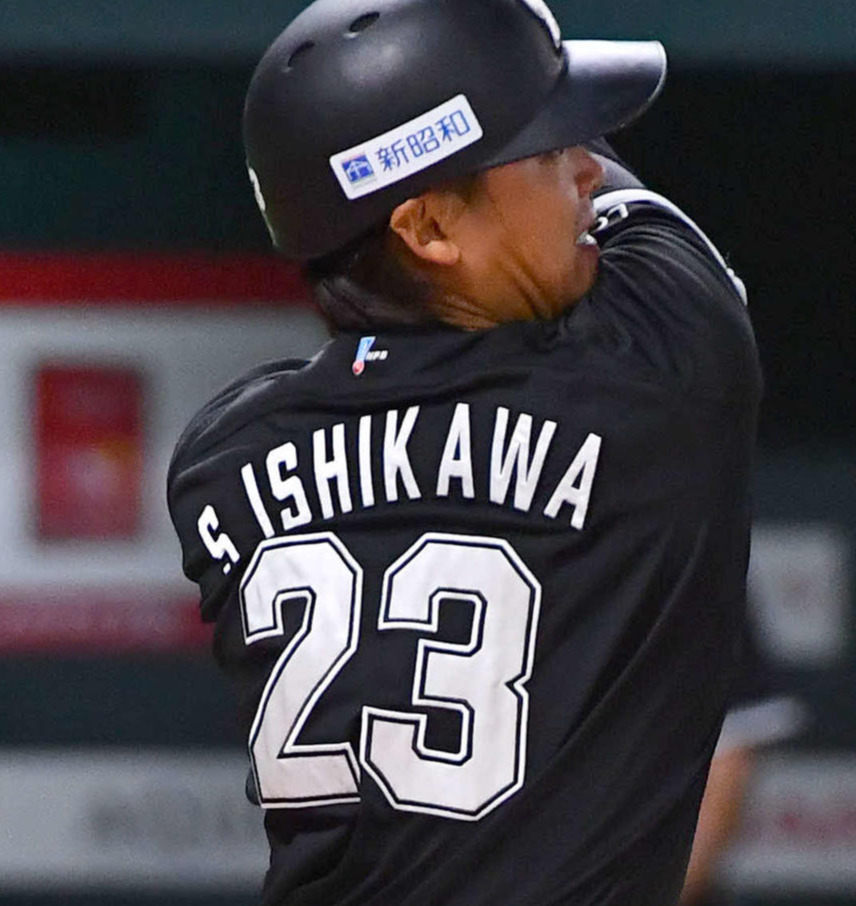ロッテ石川慎吾（2024年7月撮影）