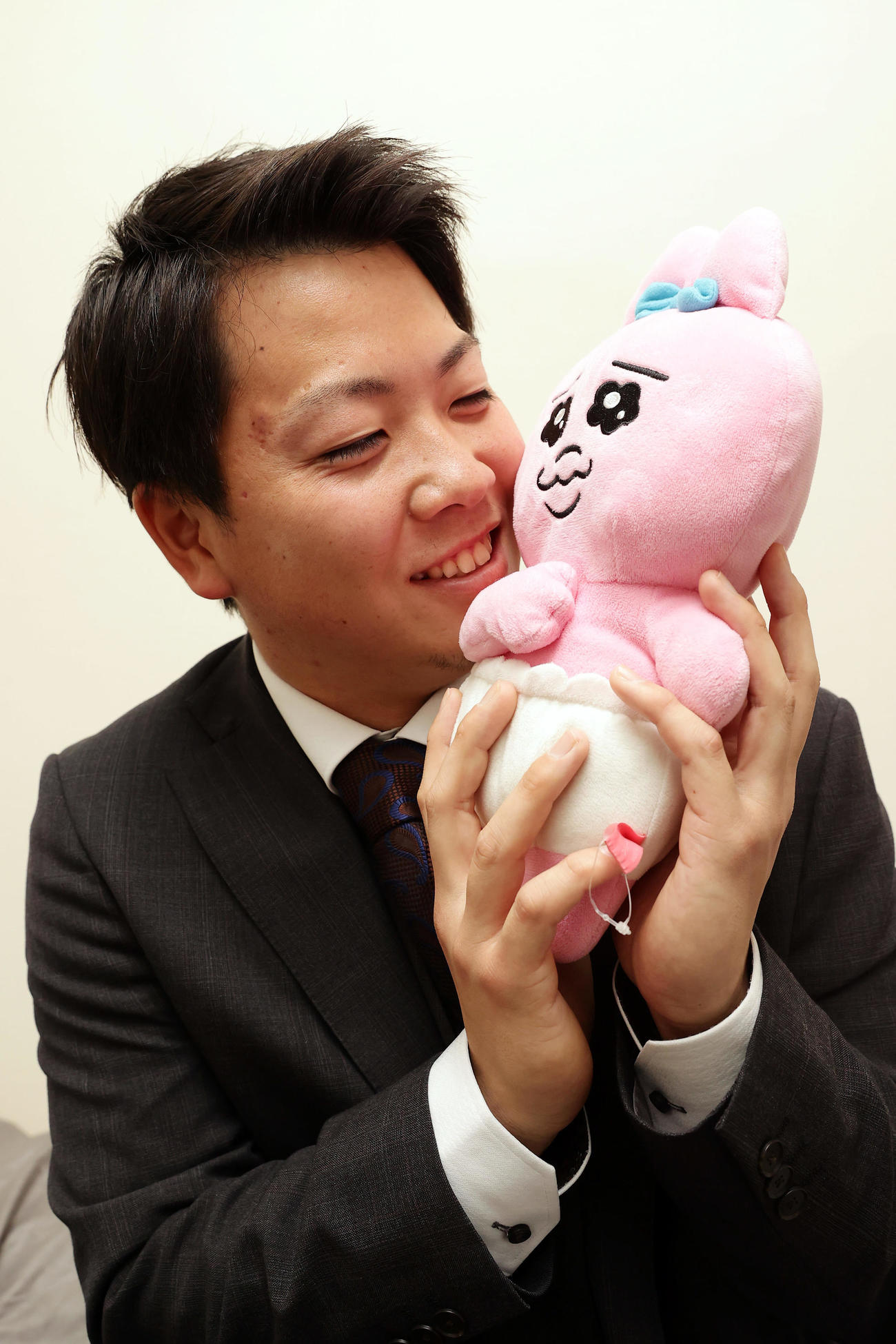 虎風荘に入寮し、おぱんちゅうさぎのぬいぐるみを持ち込んだ阪神育成4位の川崎（撮影・前田充）