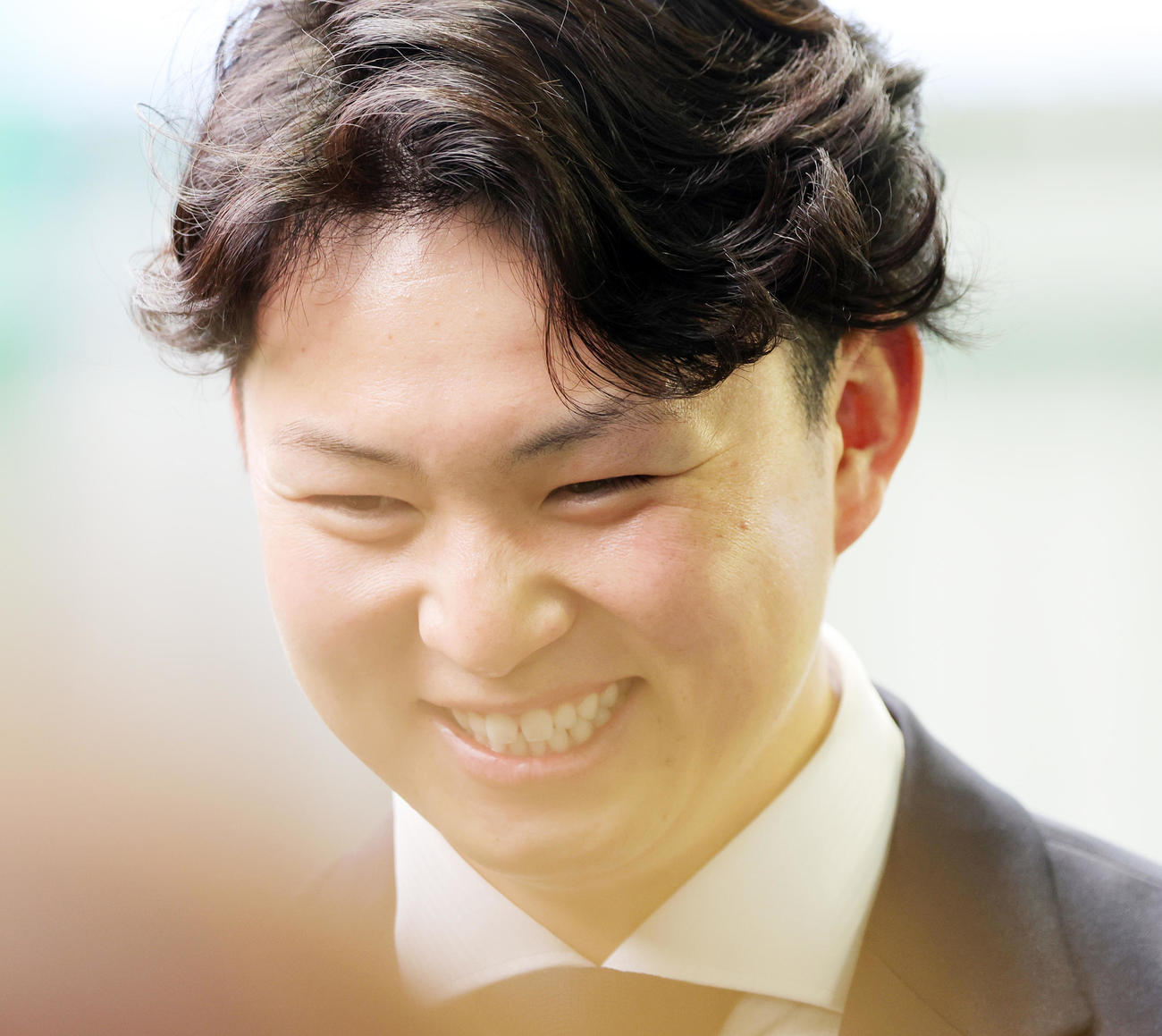 入寮し取材対応するDeNA竹田（撮影・野上伸悟）