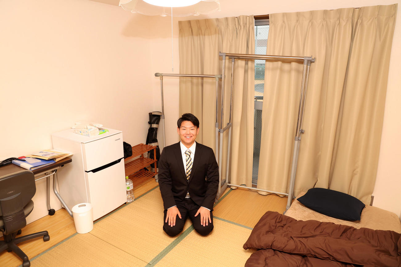 6日、虎風荘の和室に入寮した嶋村