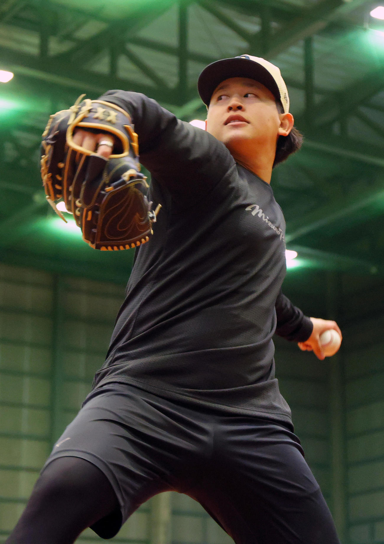 自主トレを公開するオリックス宮城（撮影・上山淳一）