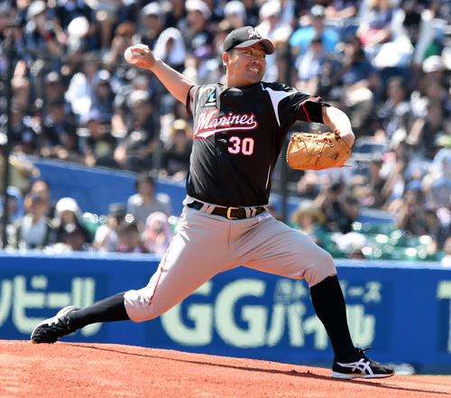 元プロ野球選手　小林雅英使用スパイク 白鴎大硬式野球部の新コーチに元ロッテ守護神の小林雅英氏「選手が夢を
