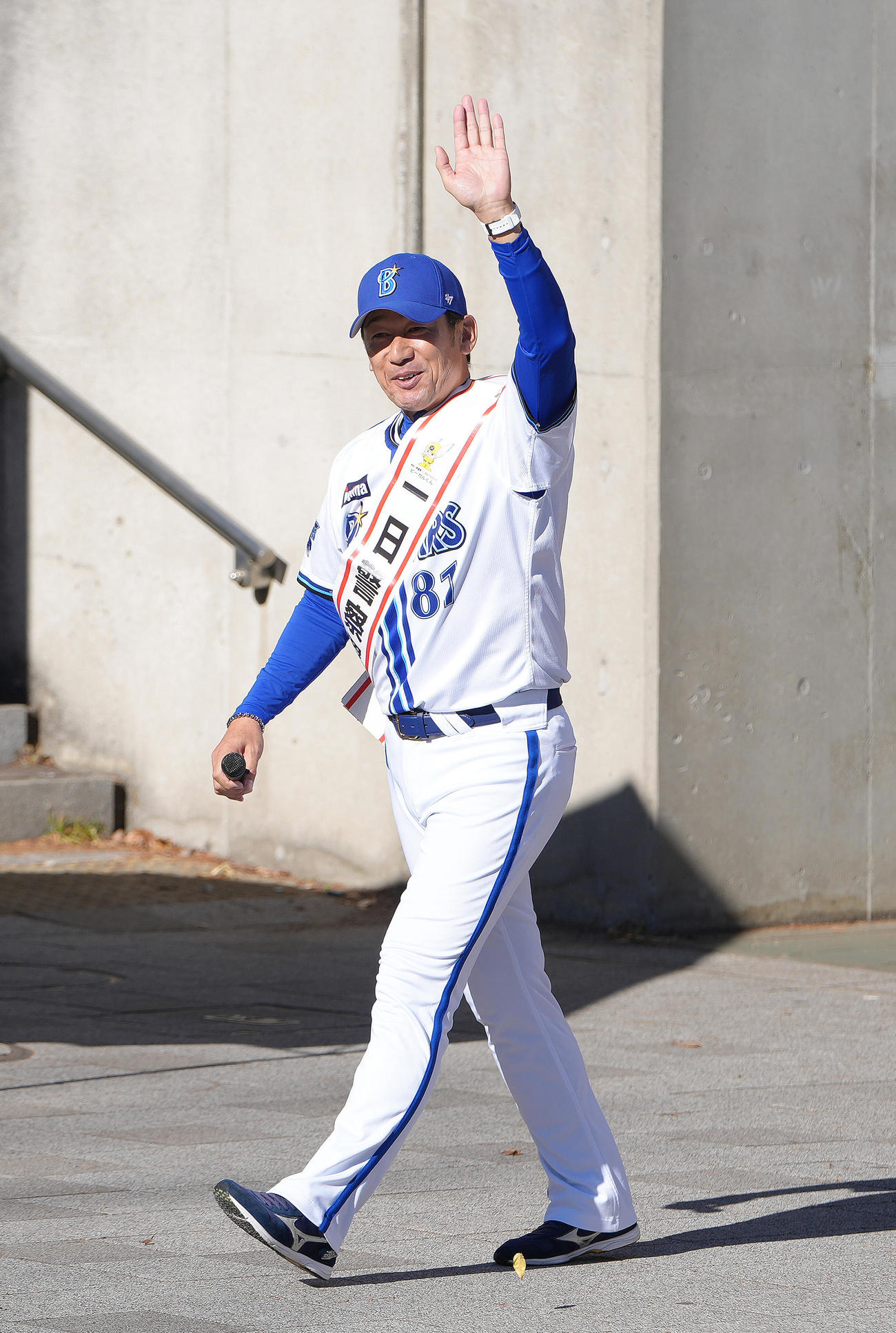 都筑警察署の一日署長を務めたDeNA三浦監督（撮影・足立雅史）