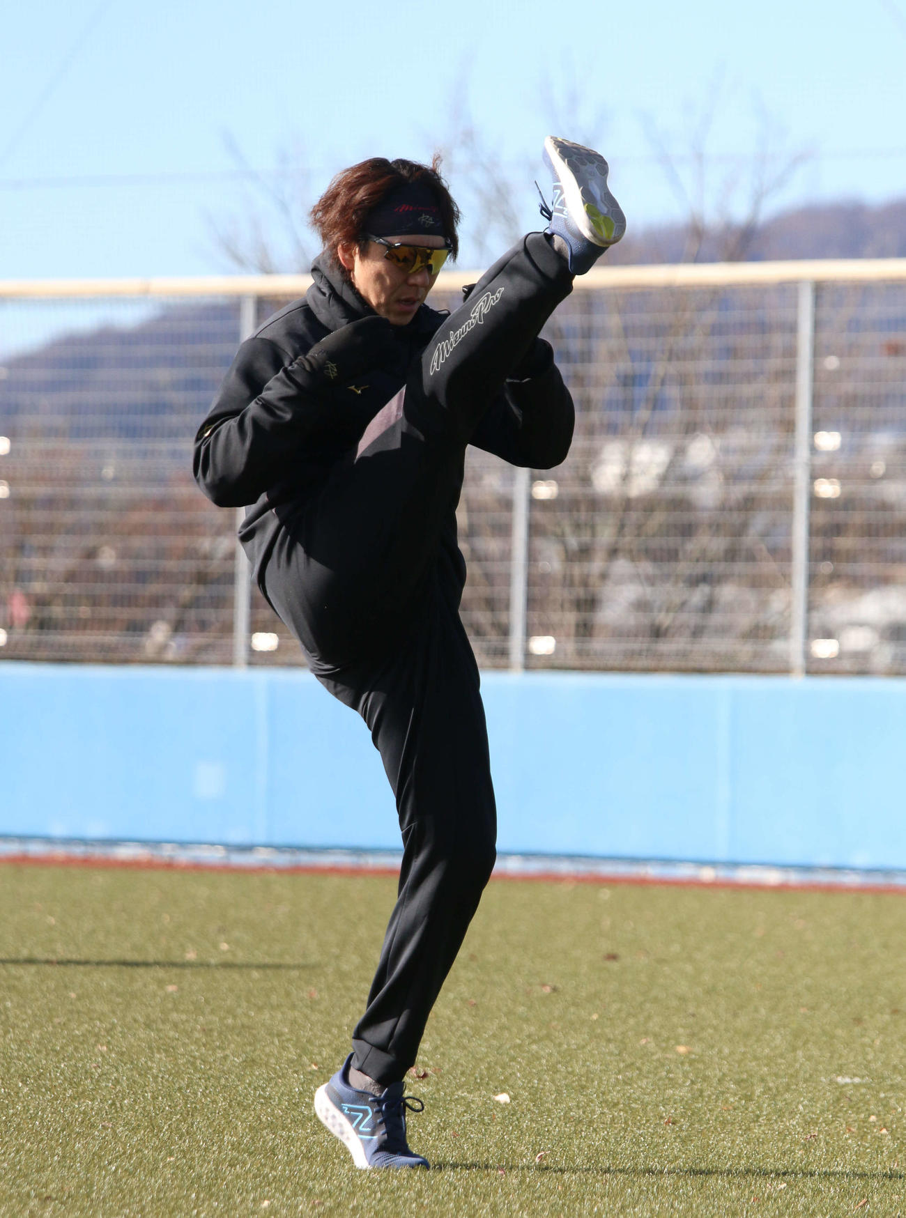 母校の関学大で自主トレを公開した日本ハム宮西（撮影・木下大輔）