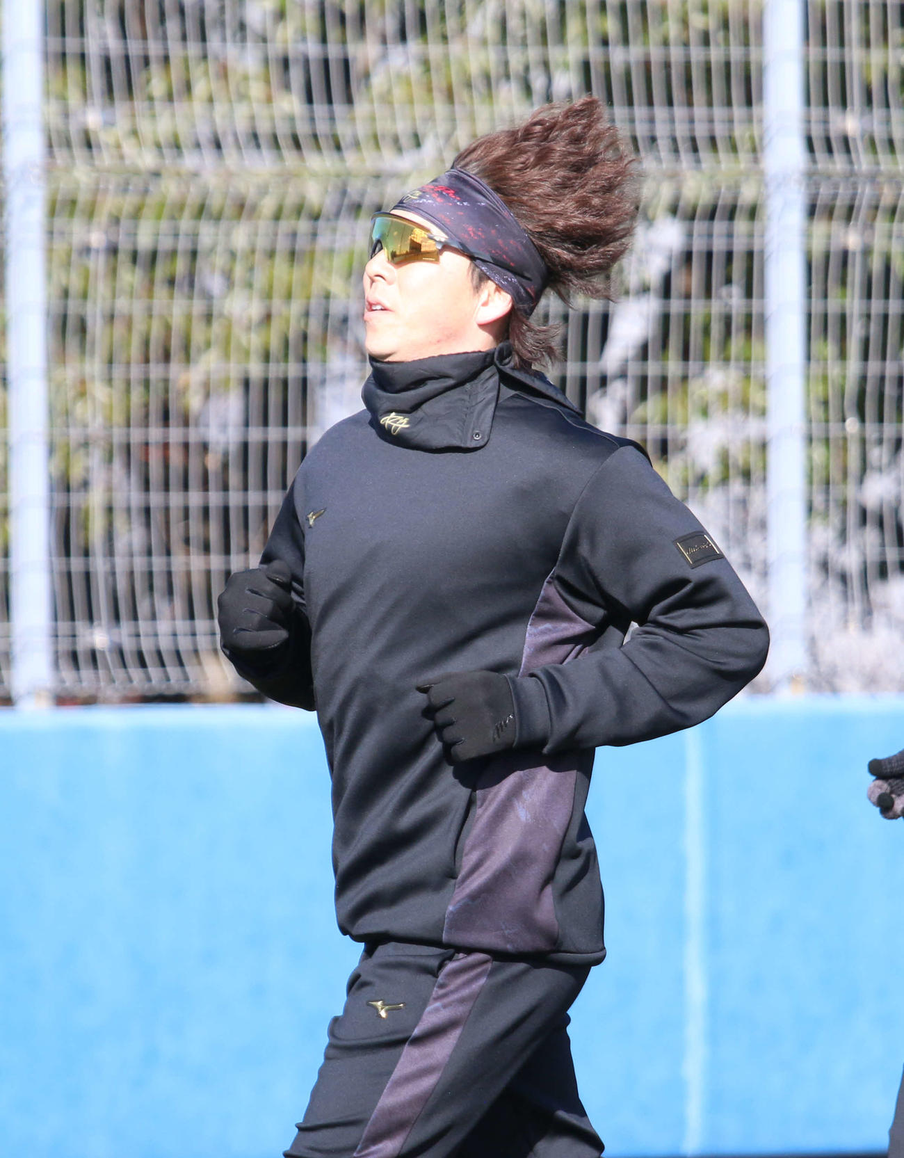 母校の関学大で自主トレを公開した日本ハム宮西（撮影・木下大輔）