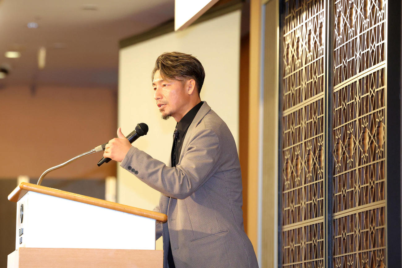 2025年度NPB新人研修会で講義する鳥谷氏（撮影・河田真司）